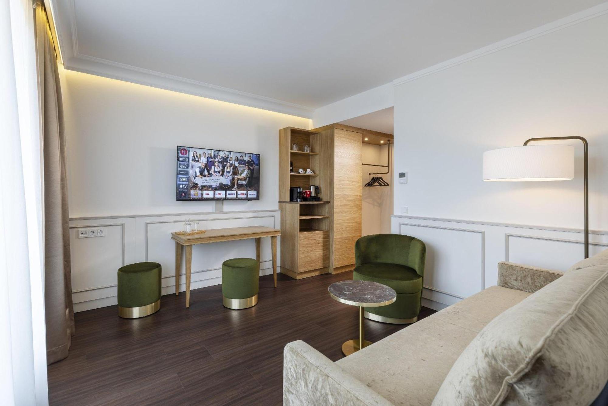 Junior Suite,1677854895:JPEG