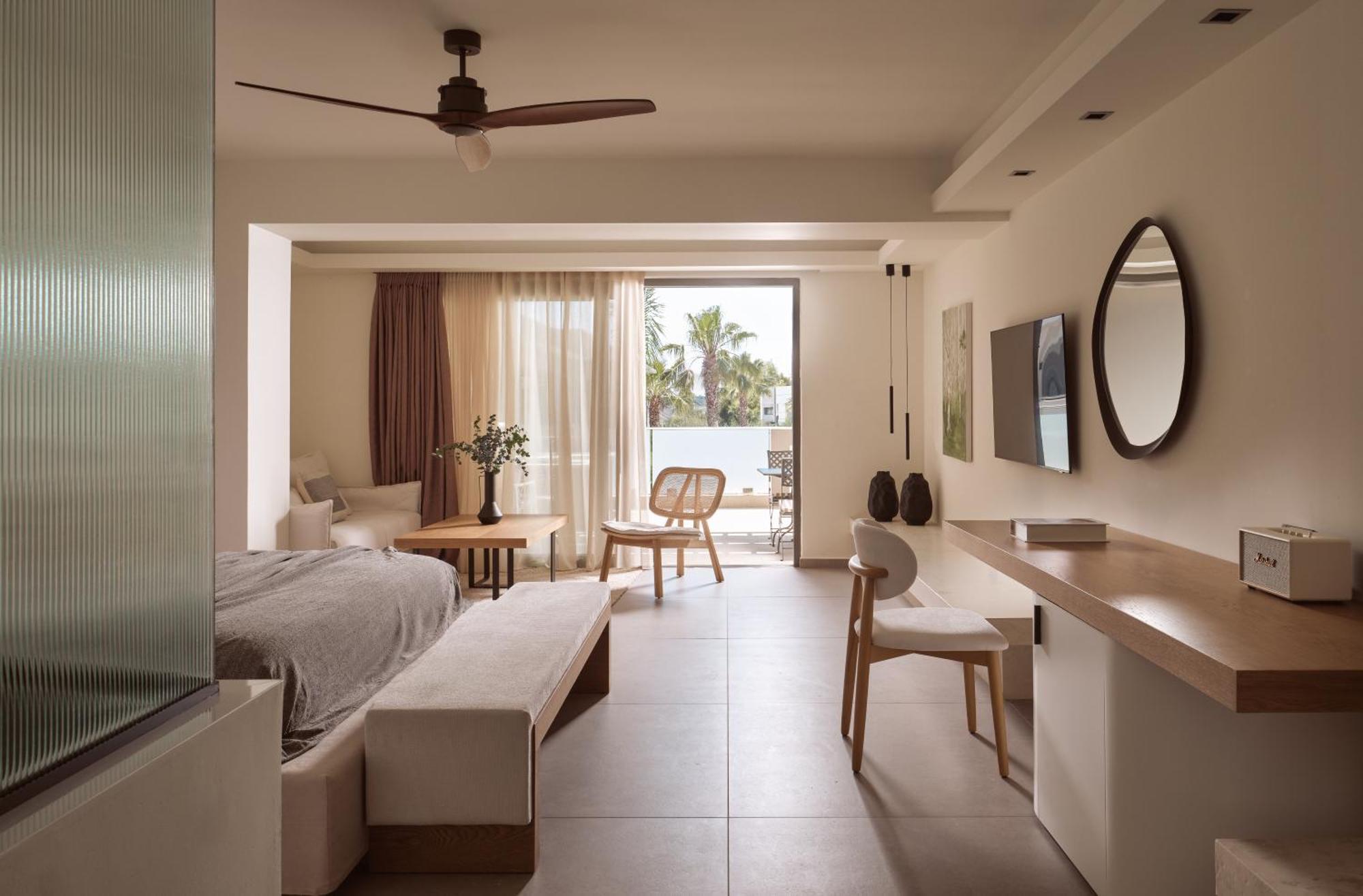 Superior Suite with Private Outdoor Hydromassage,1677857523:JPEG