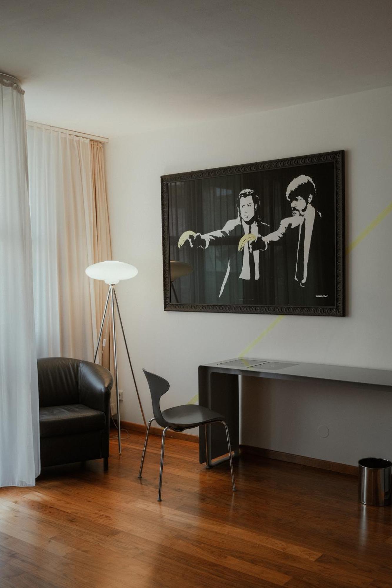 Deluxe Studio