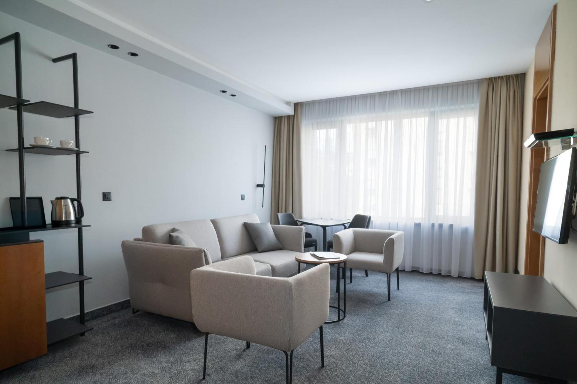 Deluxe Apartment,1678631779:JPEG