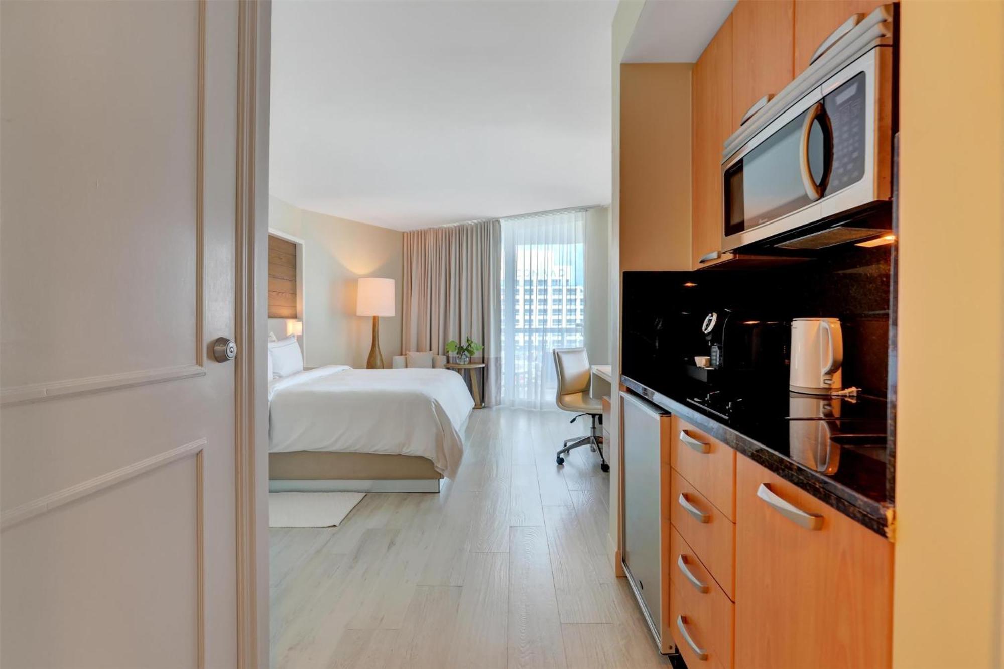 Junior King Suite Ocean View