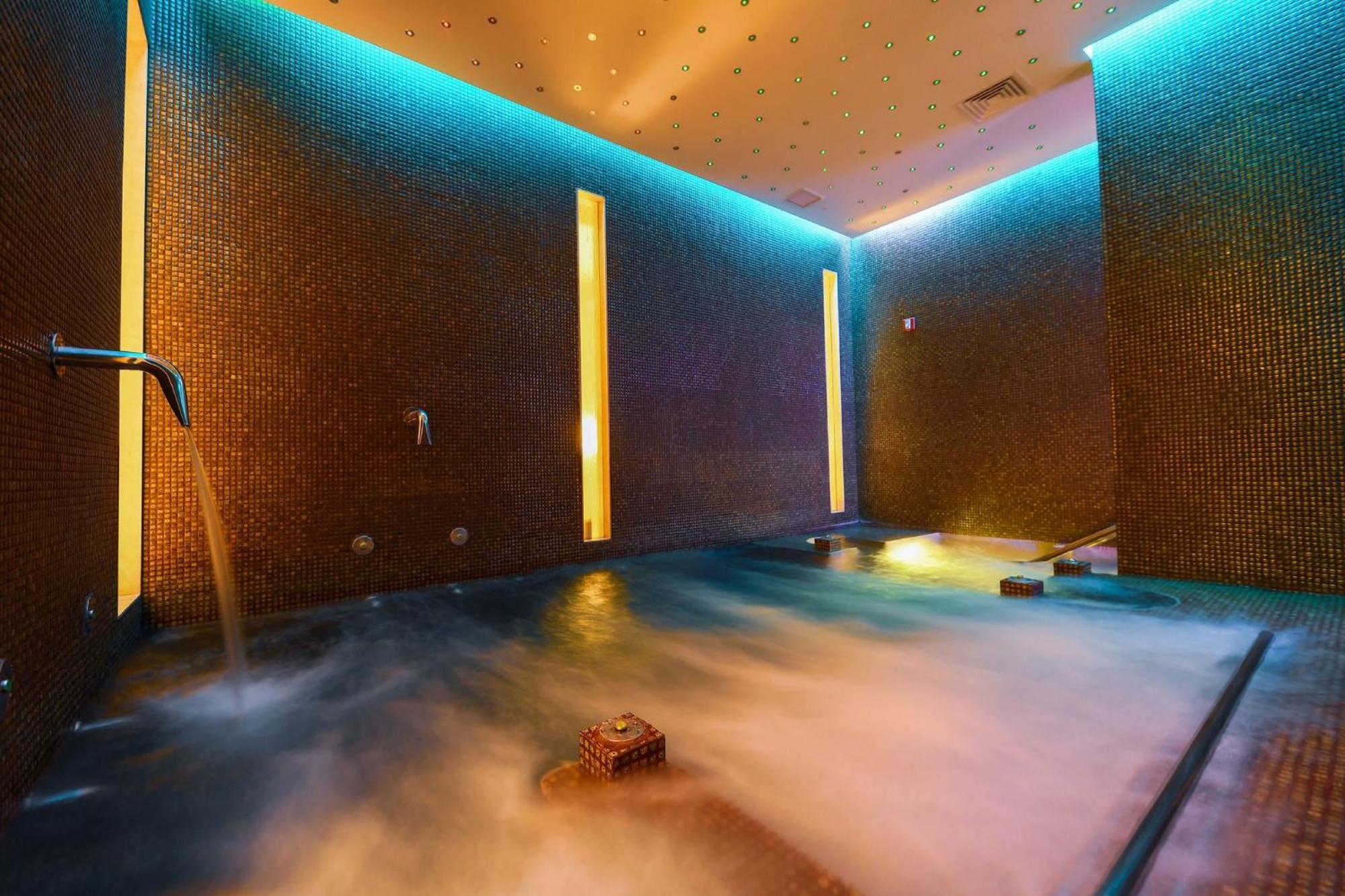 Deluxe Double Room Complimentary Access to the Spa Wet Facilities