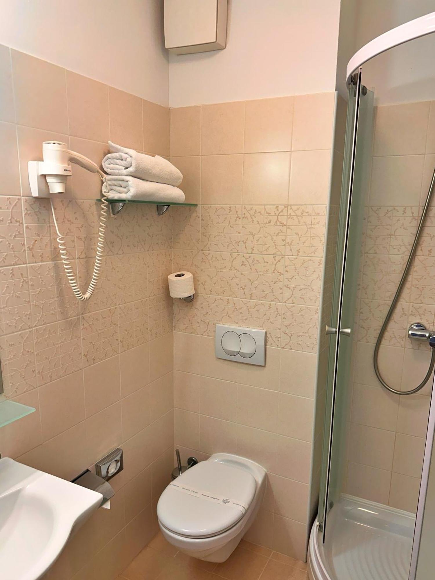 Double or Twin Room Sea View