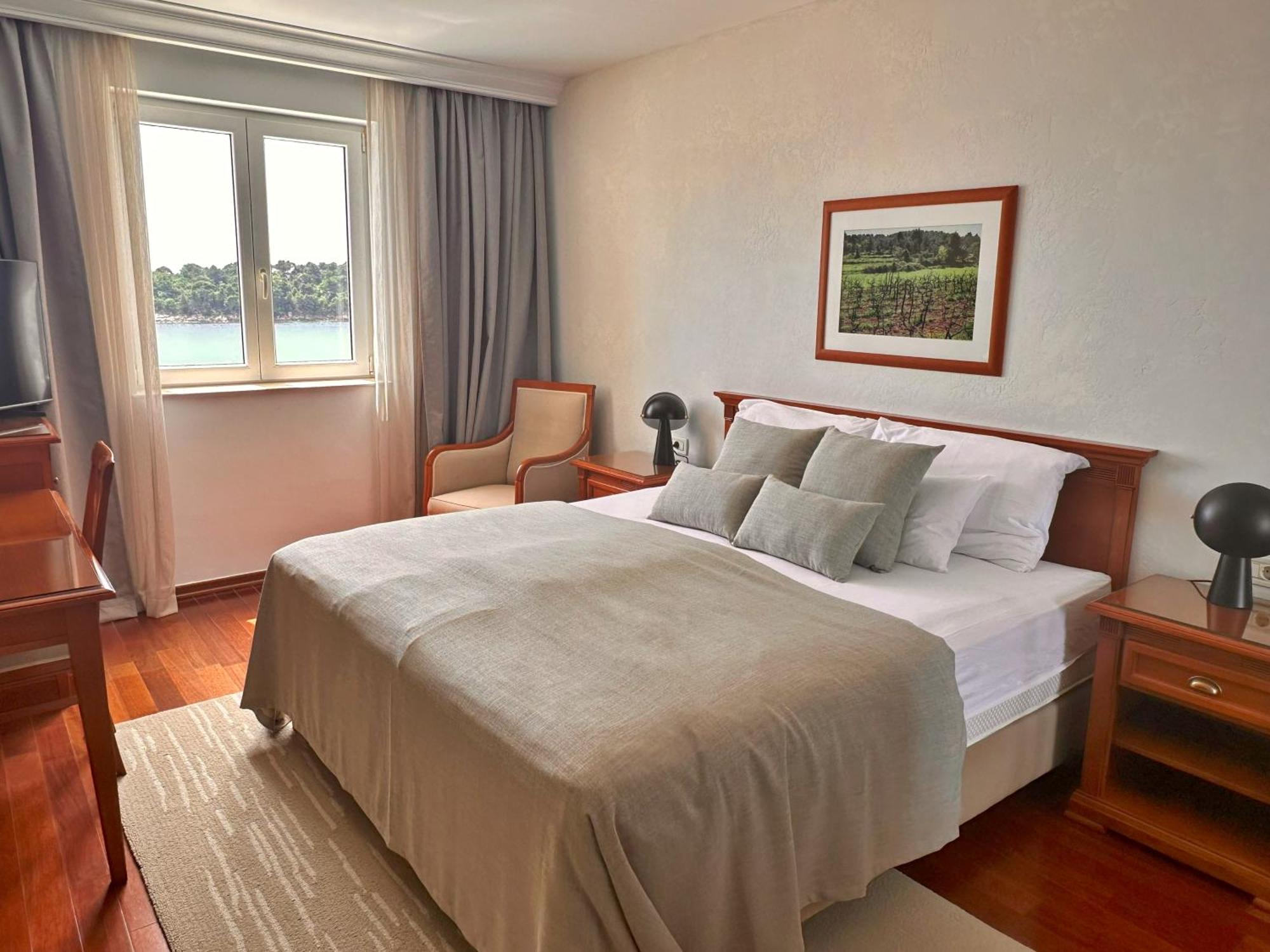 Double or Twin Room Sea View