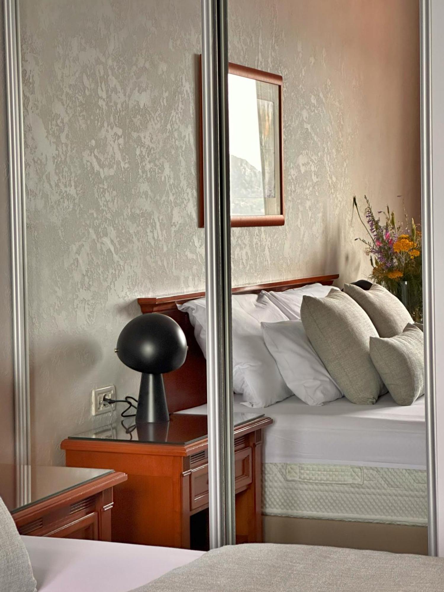 Double or Twin Room Sea View