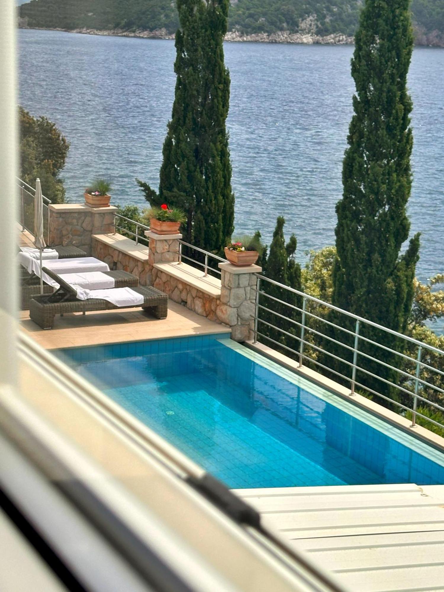 Double or Twin Room Sea View