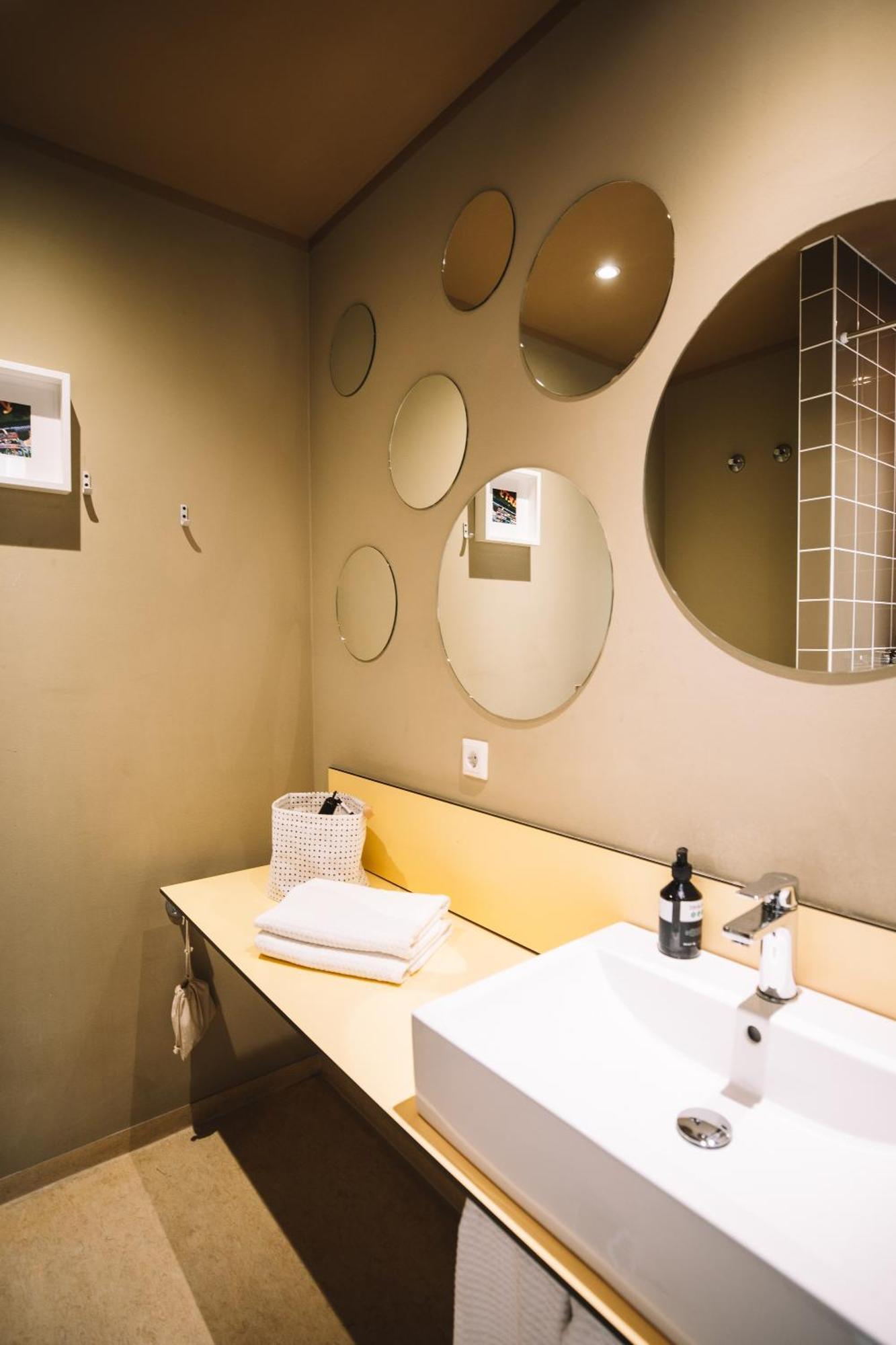 Double Room,1679565329:JPEG