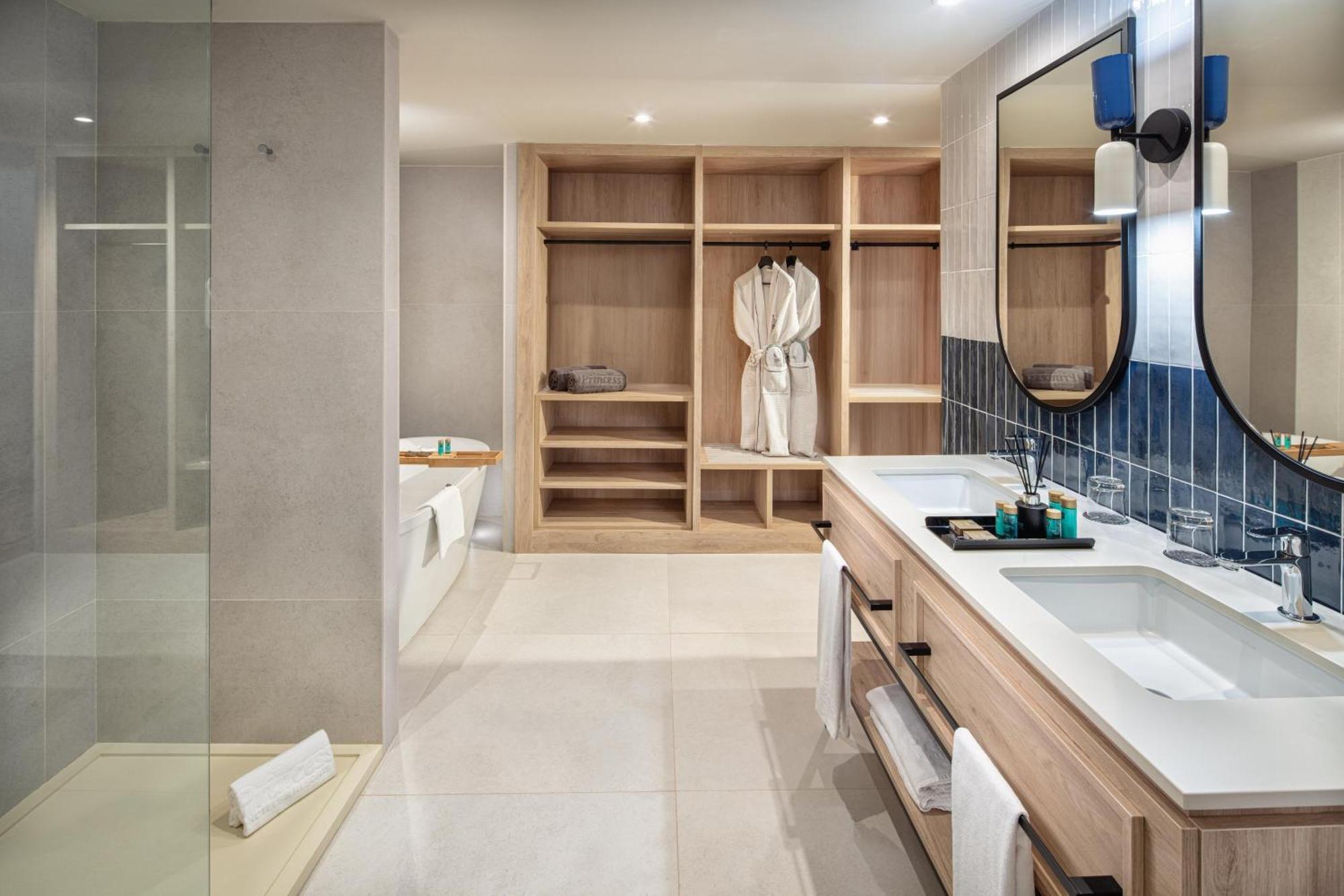 Executive Esencia (2 Adults)