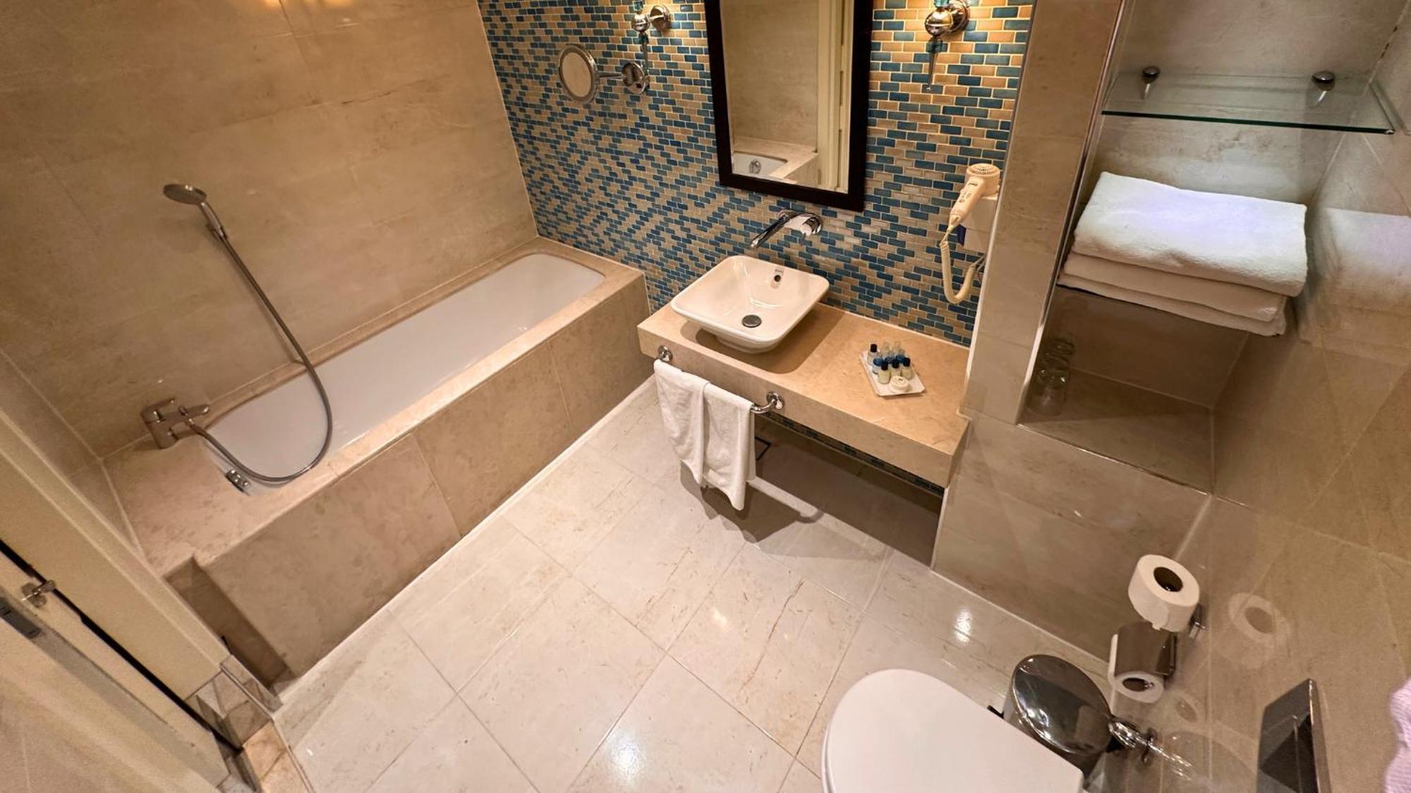 Deluxe Triple Room,1679582954:JPEG