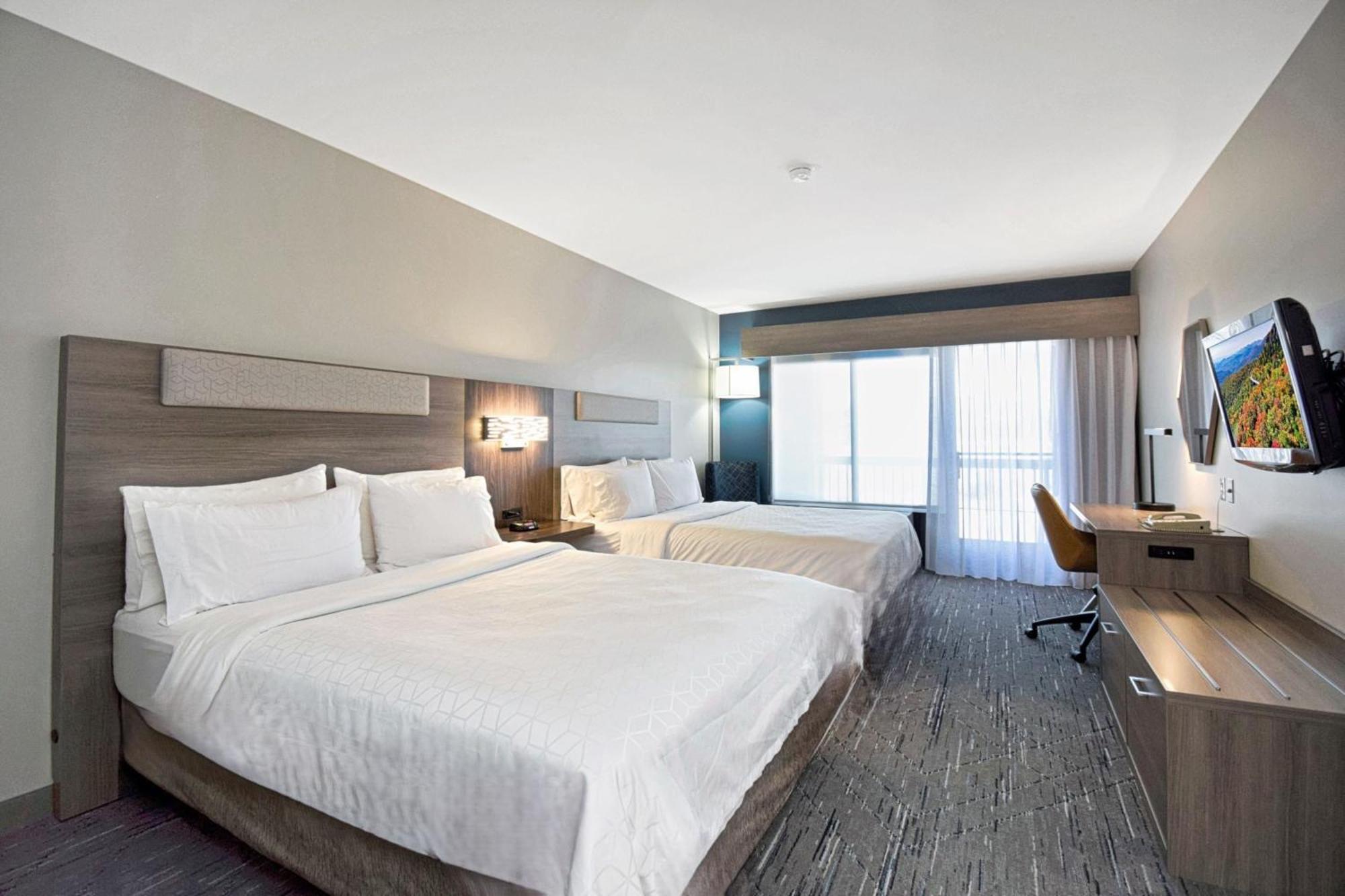 Standard Queen Room Two Queen Beds Balcony
