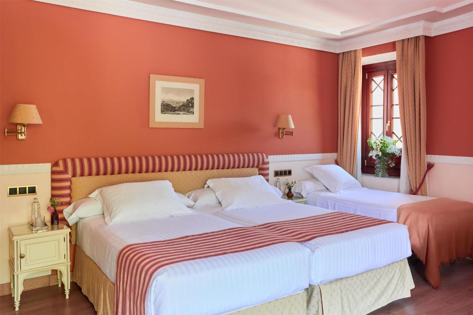 Standard Twin Room One Extra Single Bed Non-Smoking