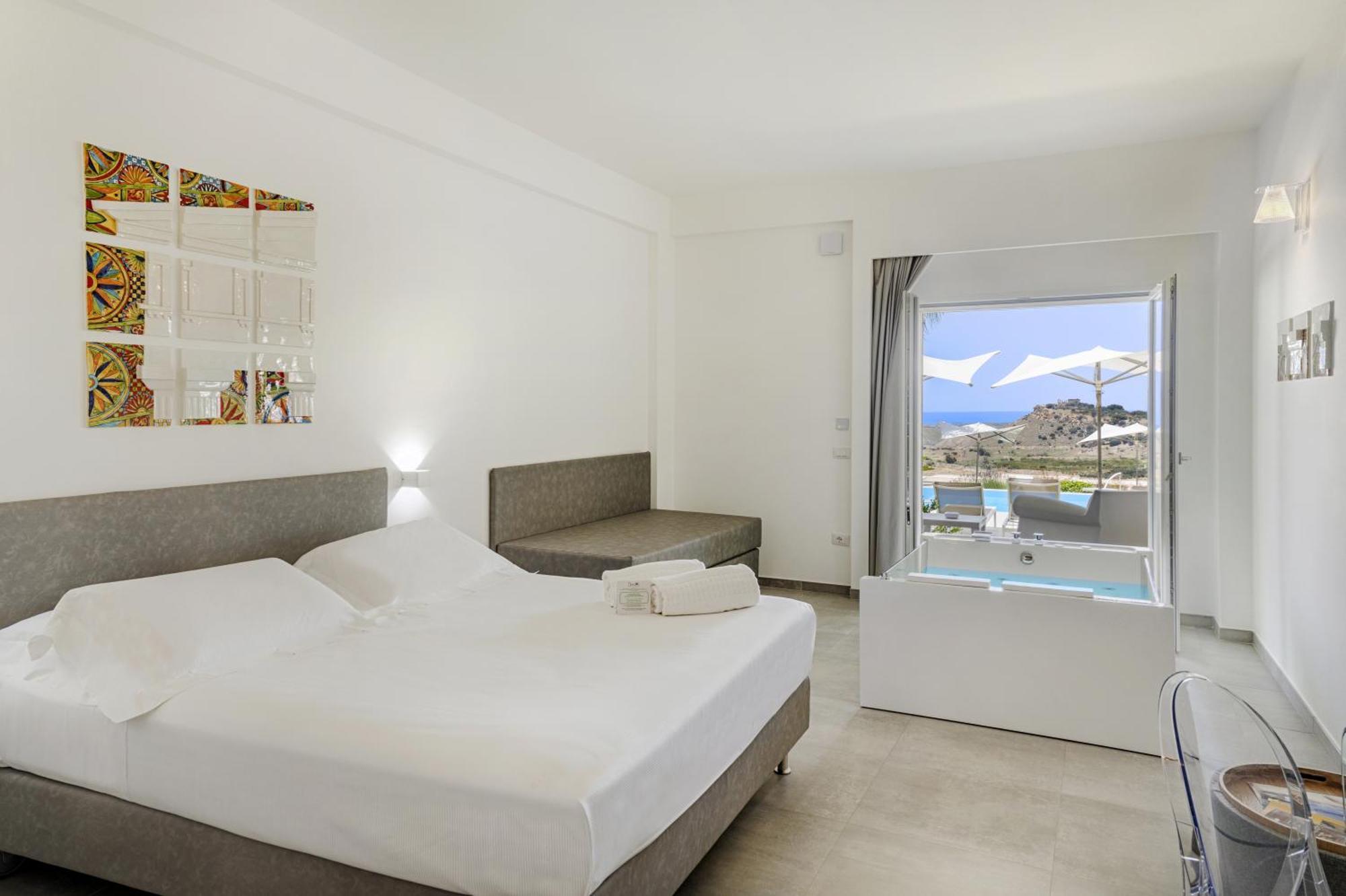 Junior Suite Spa Bath