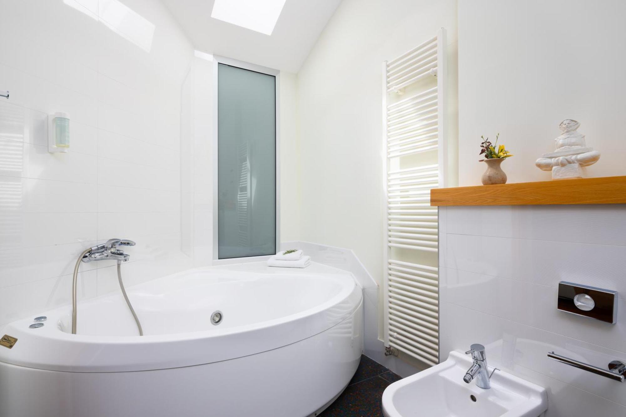 Suite su 2 Livelli con Balcone e Vista Mare