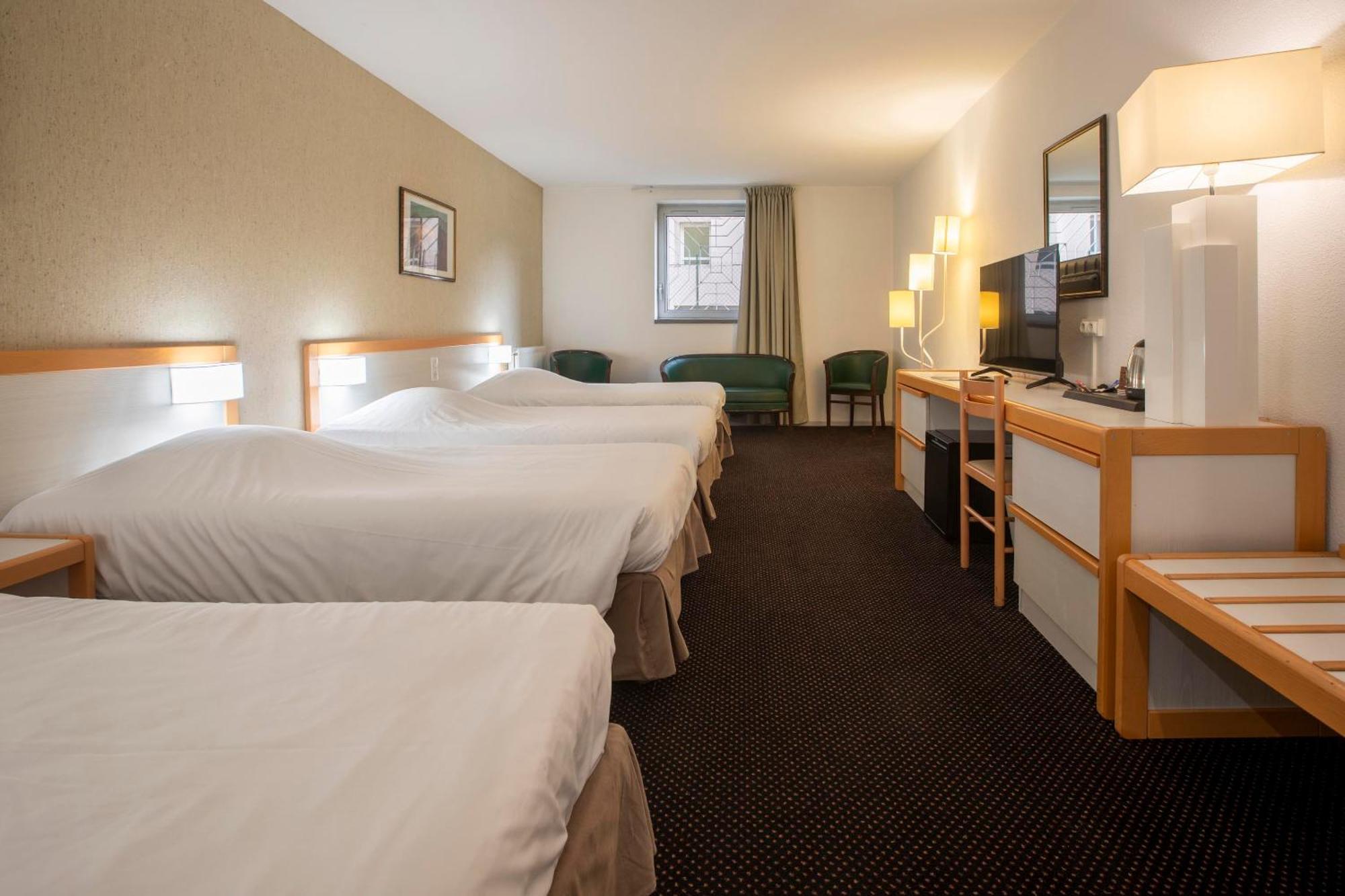 Classic Quadruple Room