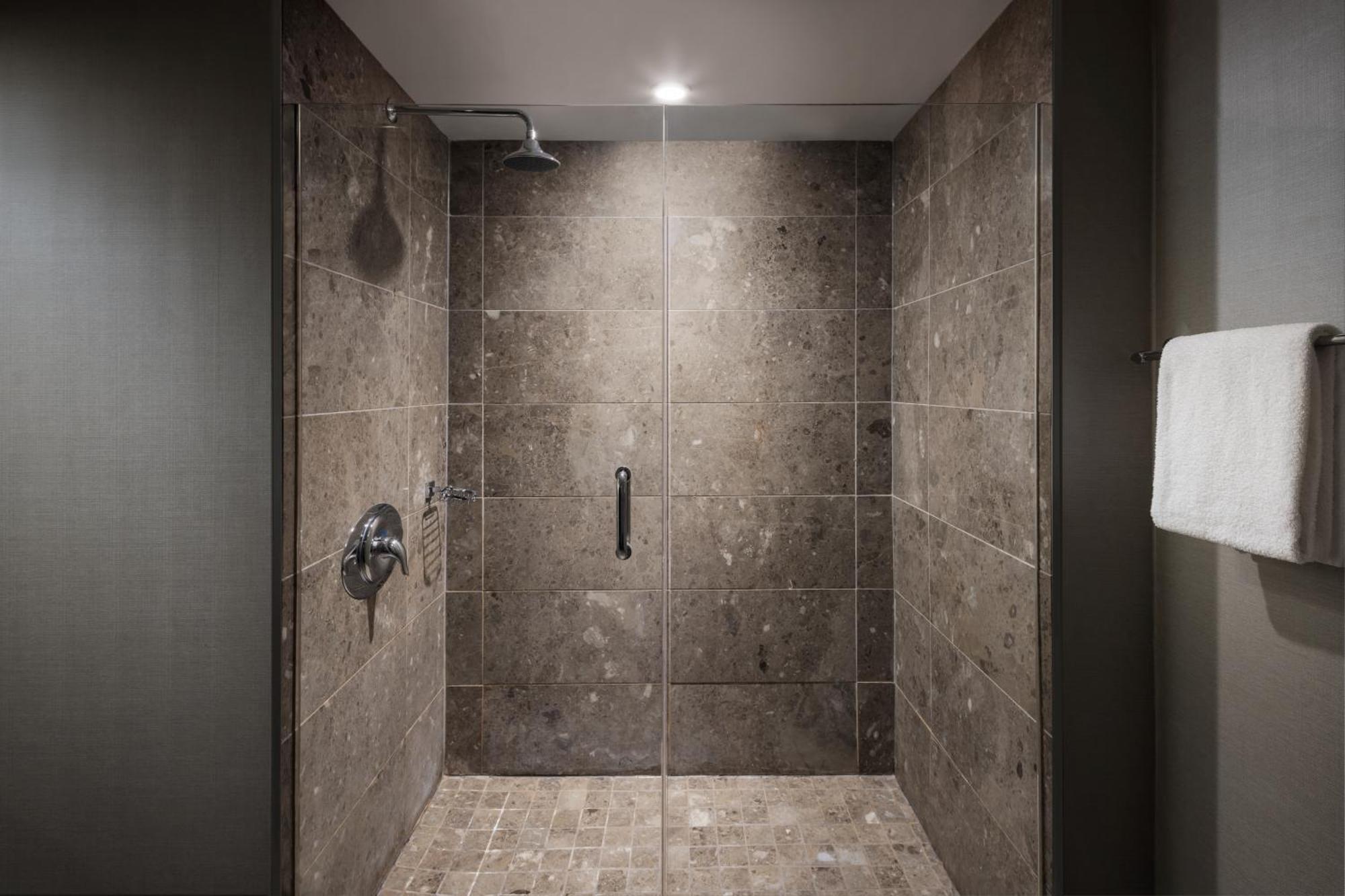 King Room – no pool access