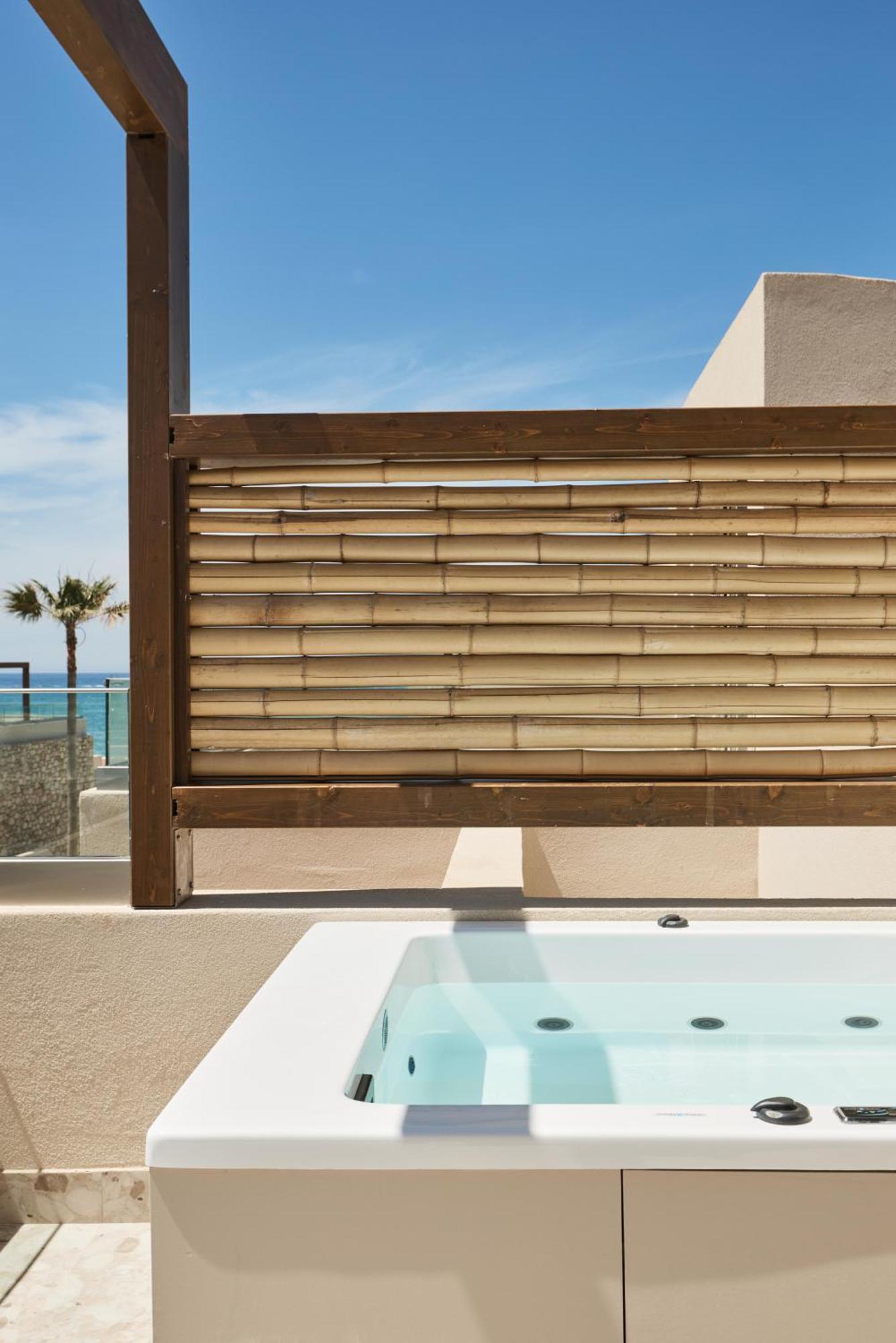 Loft Bliss Suite Sea View with Hydromassage Bathtub