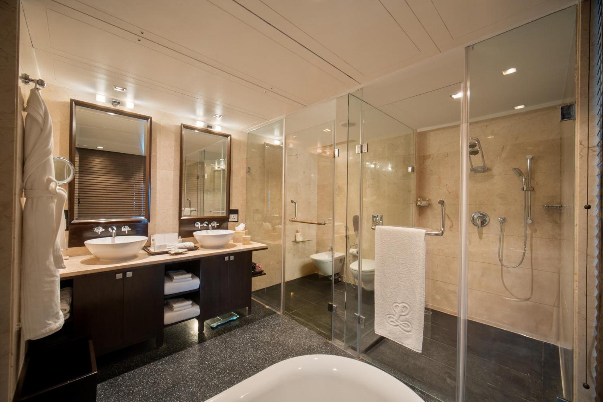 Royal Club Suite