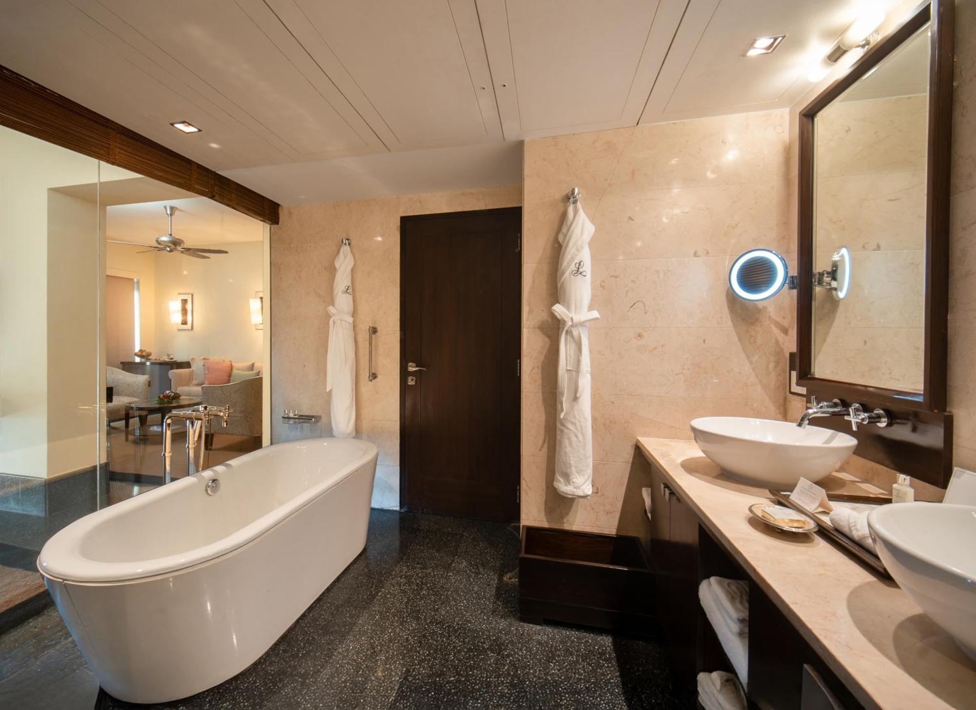 Royal Club Suite