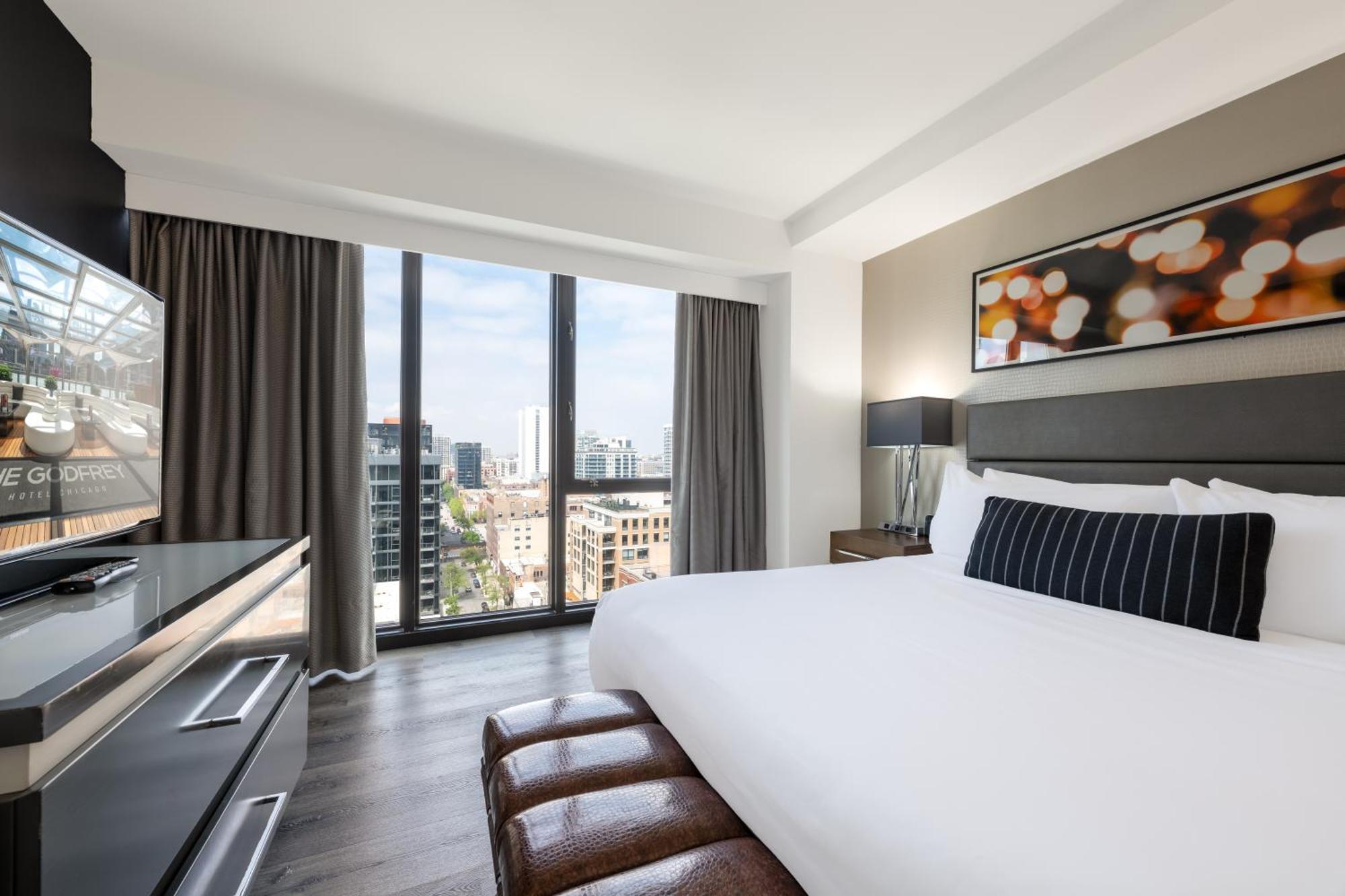 One-Bedroom King Suite