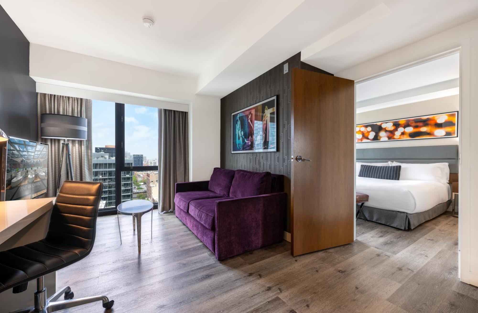 One-Bedroom King Suite