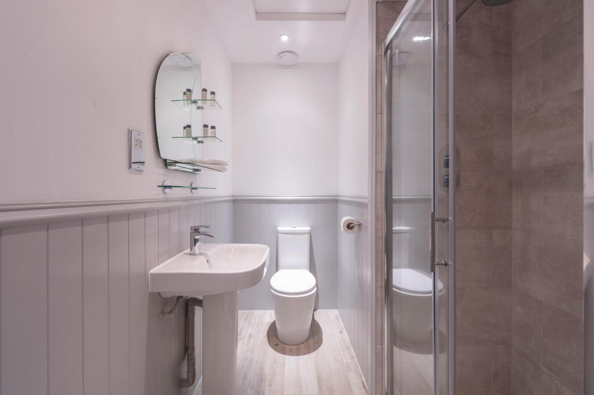 Cosy Double Room,1682928195:JPEG