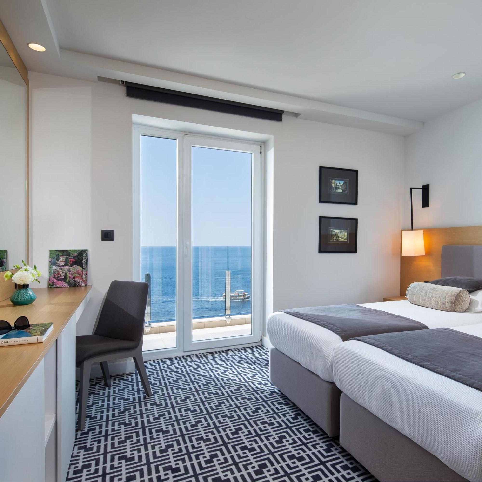 Panoramic Sea View Room Balcony