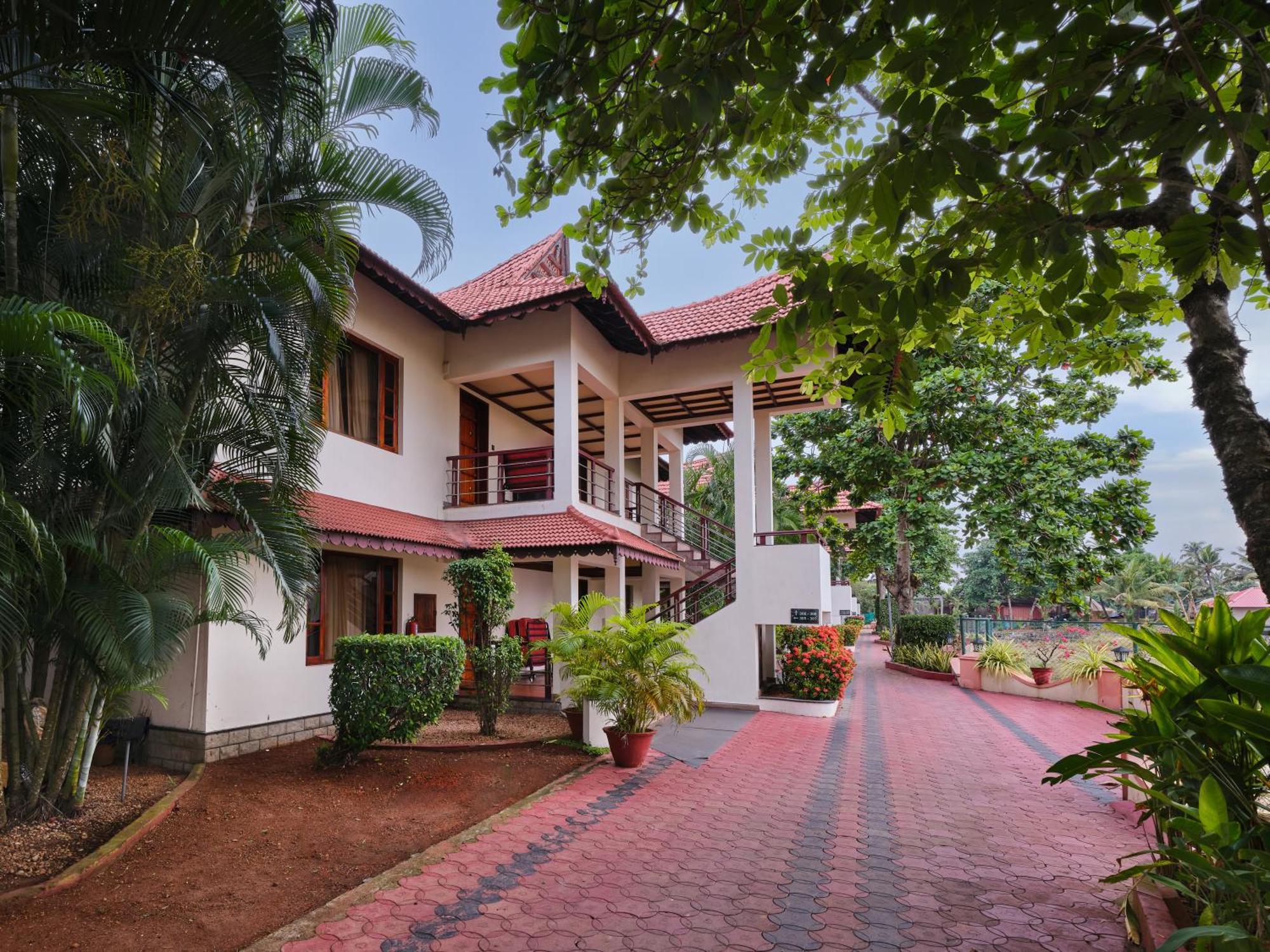 Lake View Suite with Balcony