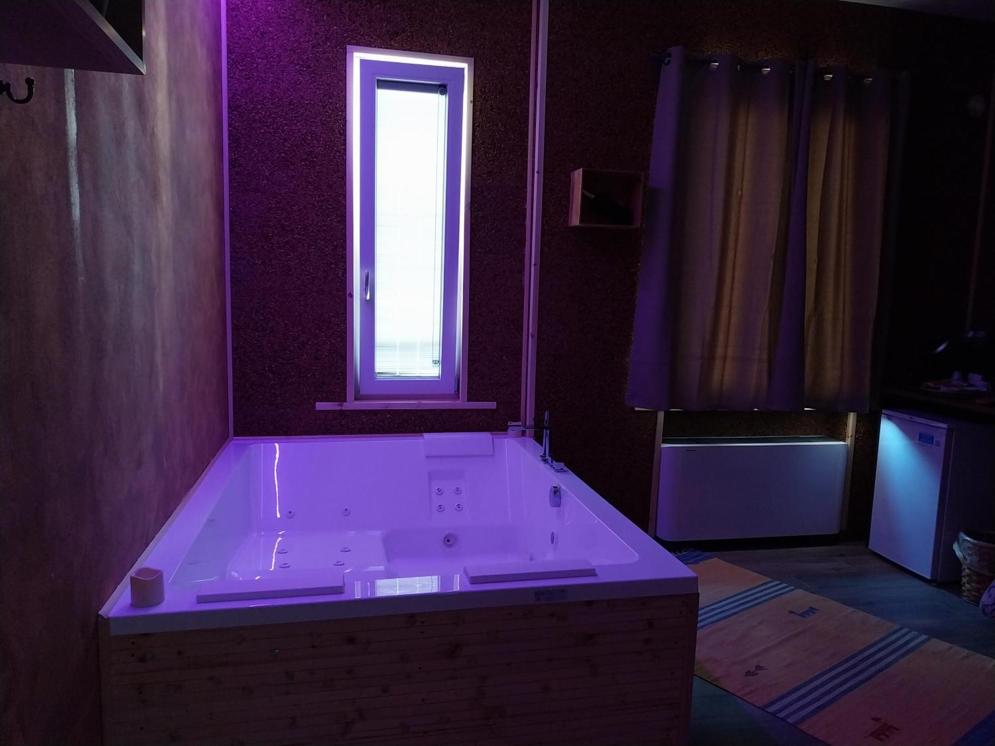 Suite Hot Tub