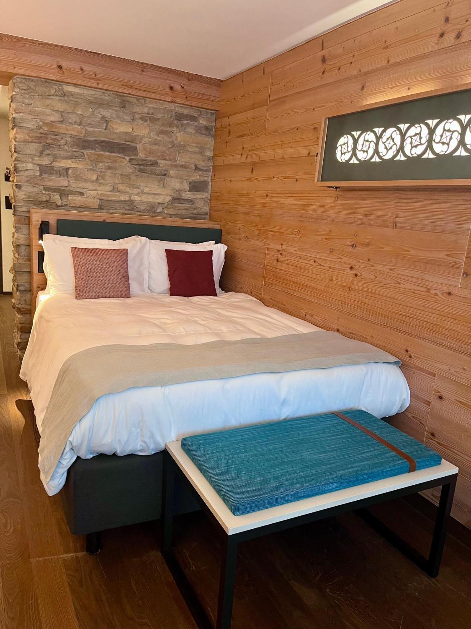Tiny Room