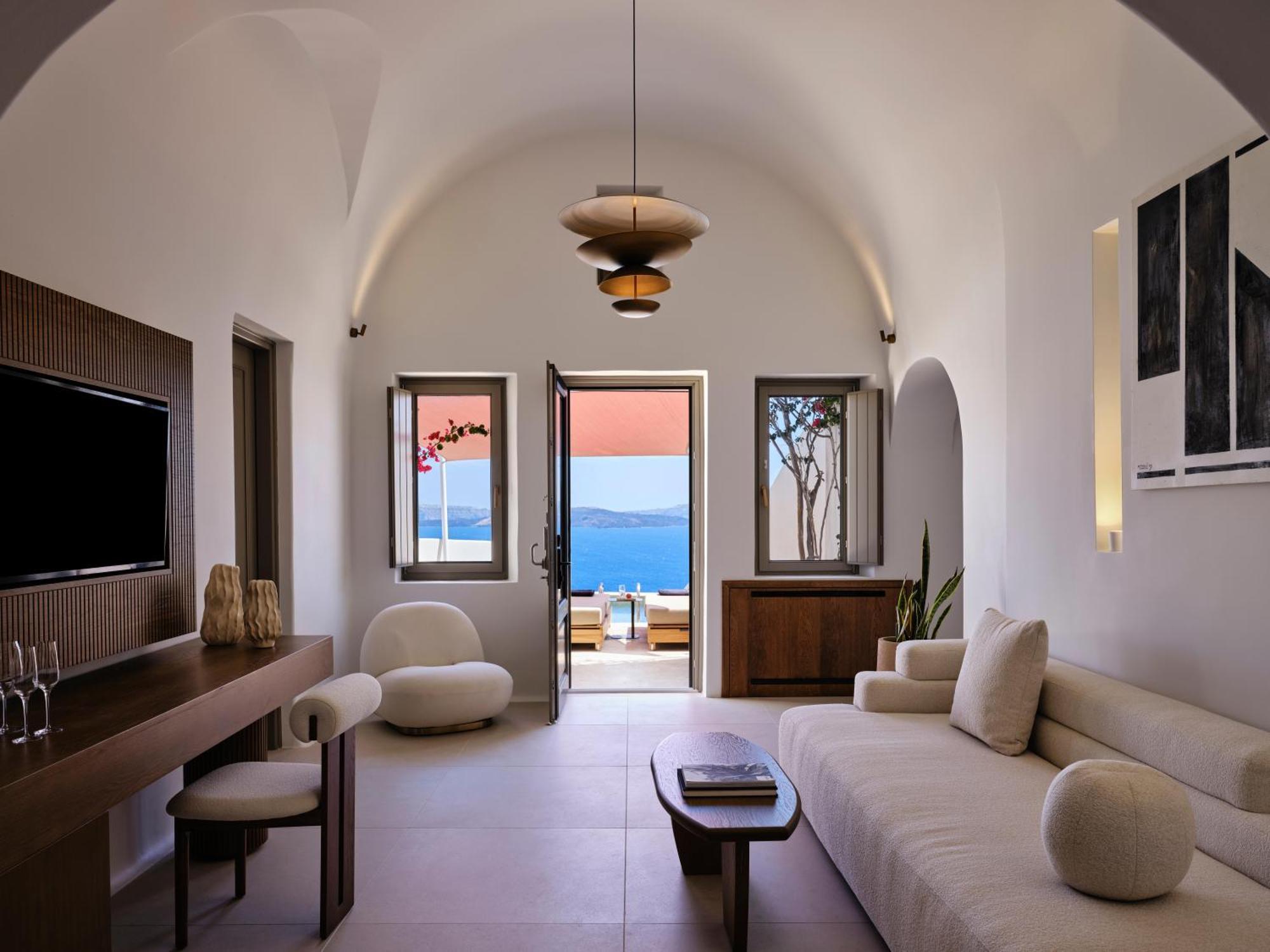 Exceptional Suite with Private Pool and Caldera View,1686425633:JPEG