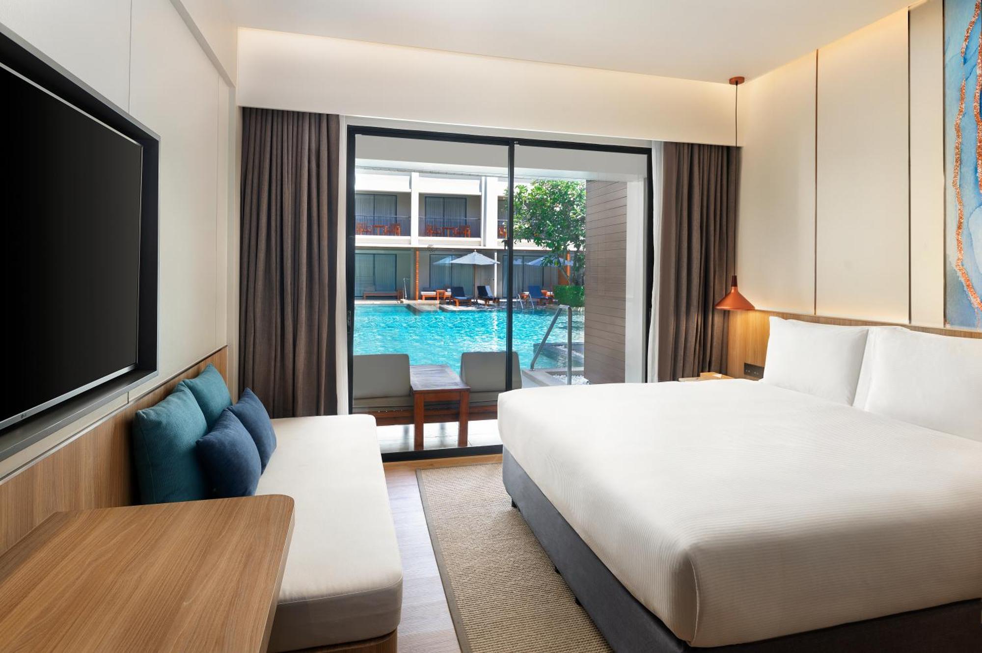 Premium King Room Pool Access,1687452755:JPEG