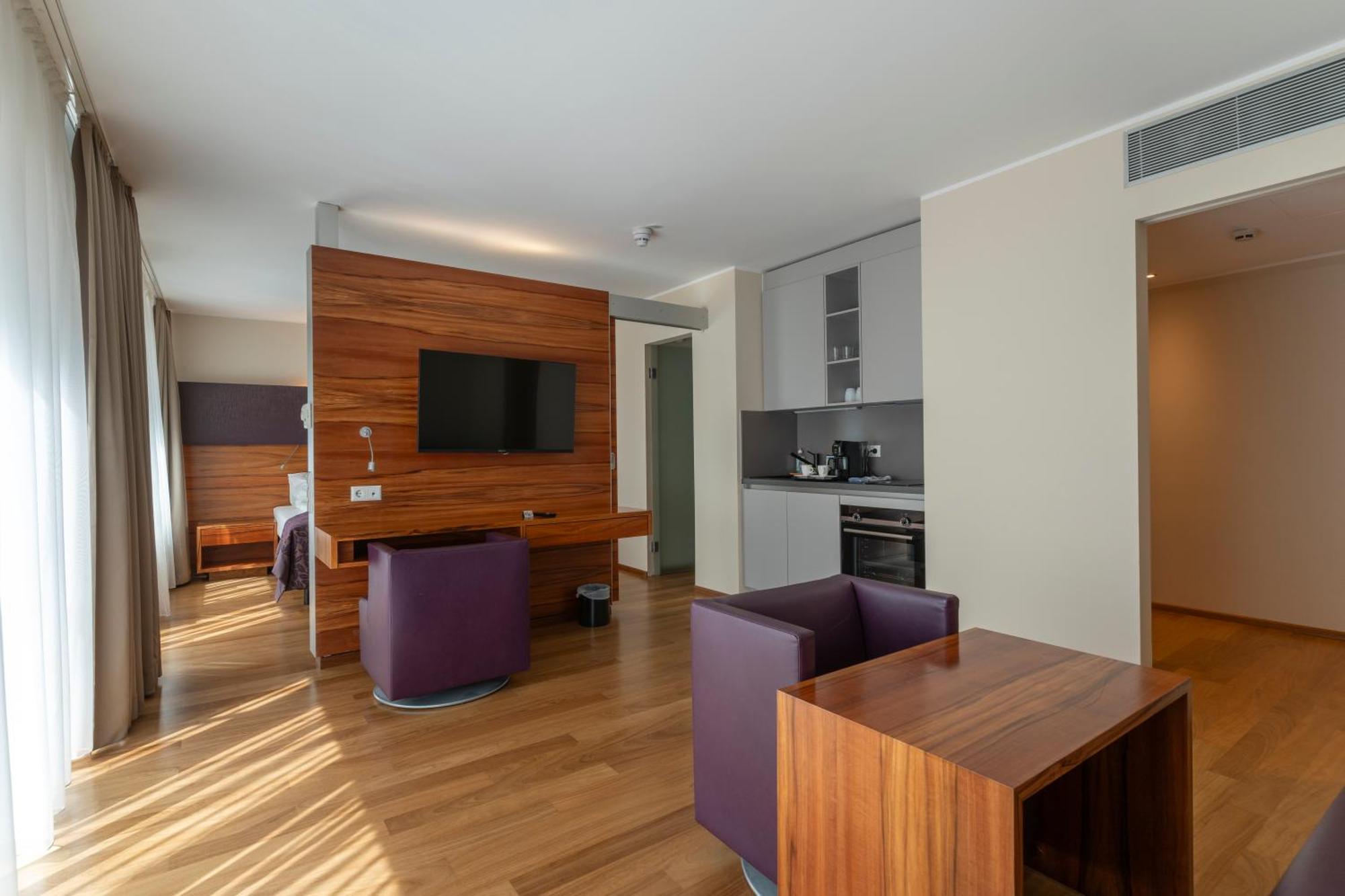 One-Bedroom Apartment Balcony 110 112