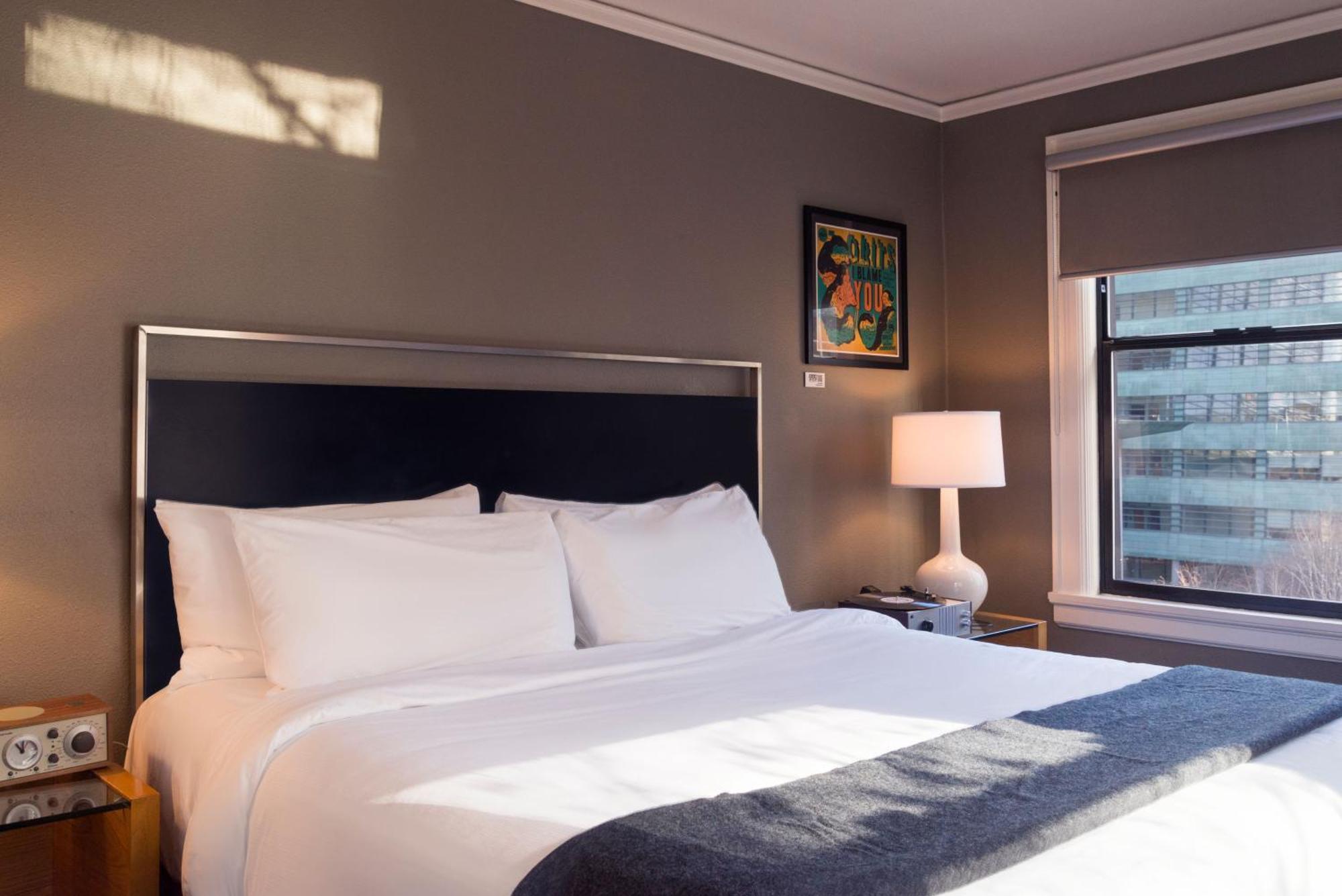 Double Room,1687468616:JPEG