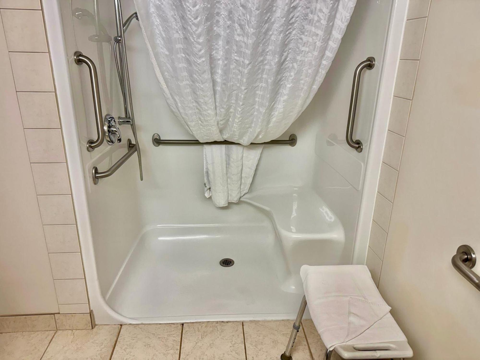 Queen Room - Disability Access - Non-Smoking,1697935345:JPEG