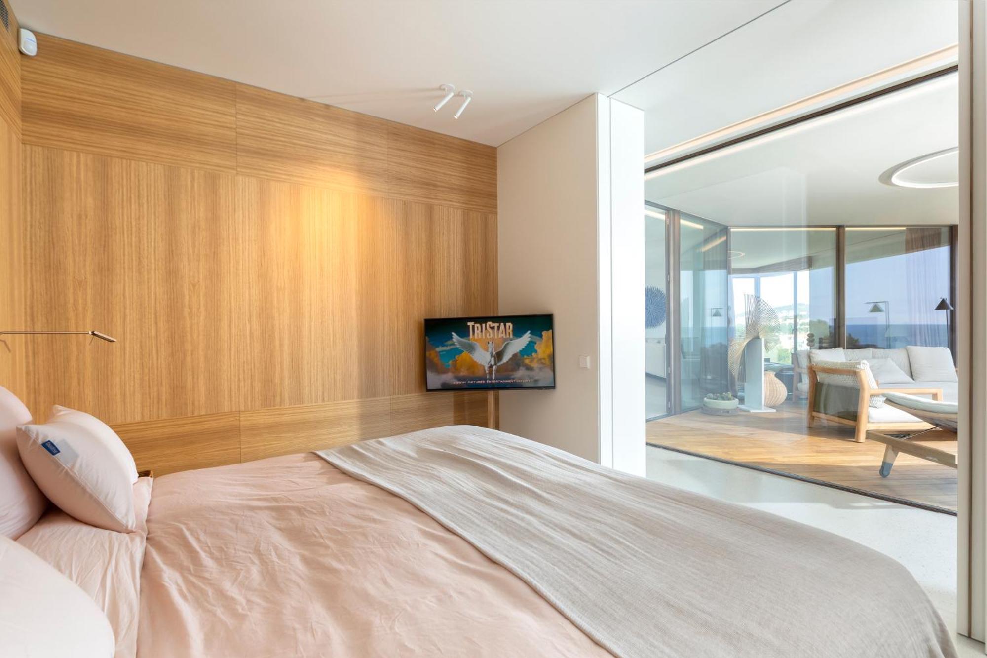 Apartamento de 2 dormitorios con terraza y vistas al mar