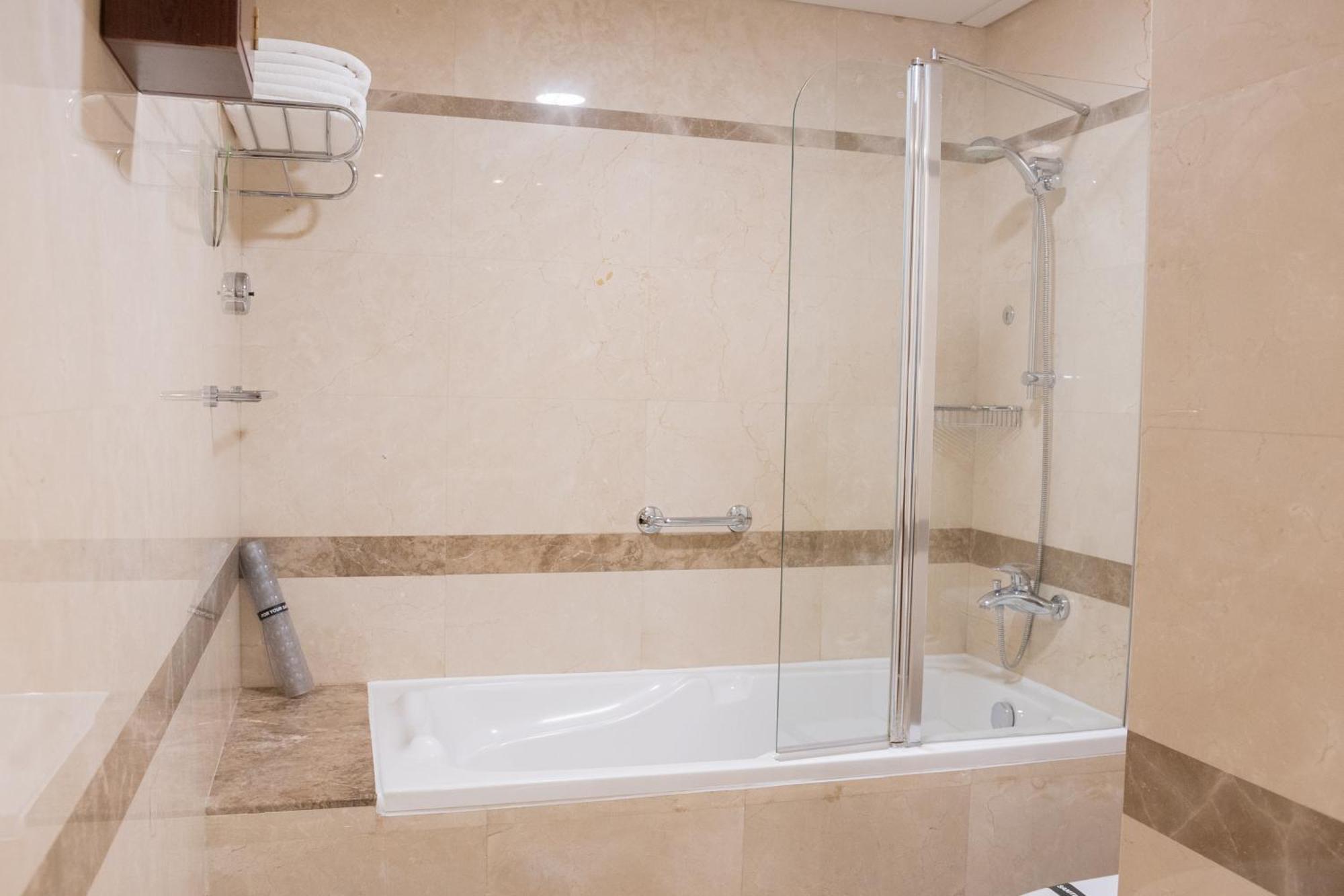 Two-Bedroom Apartment with Kitchen,1689825174:JPEG