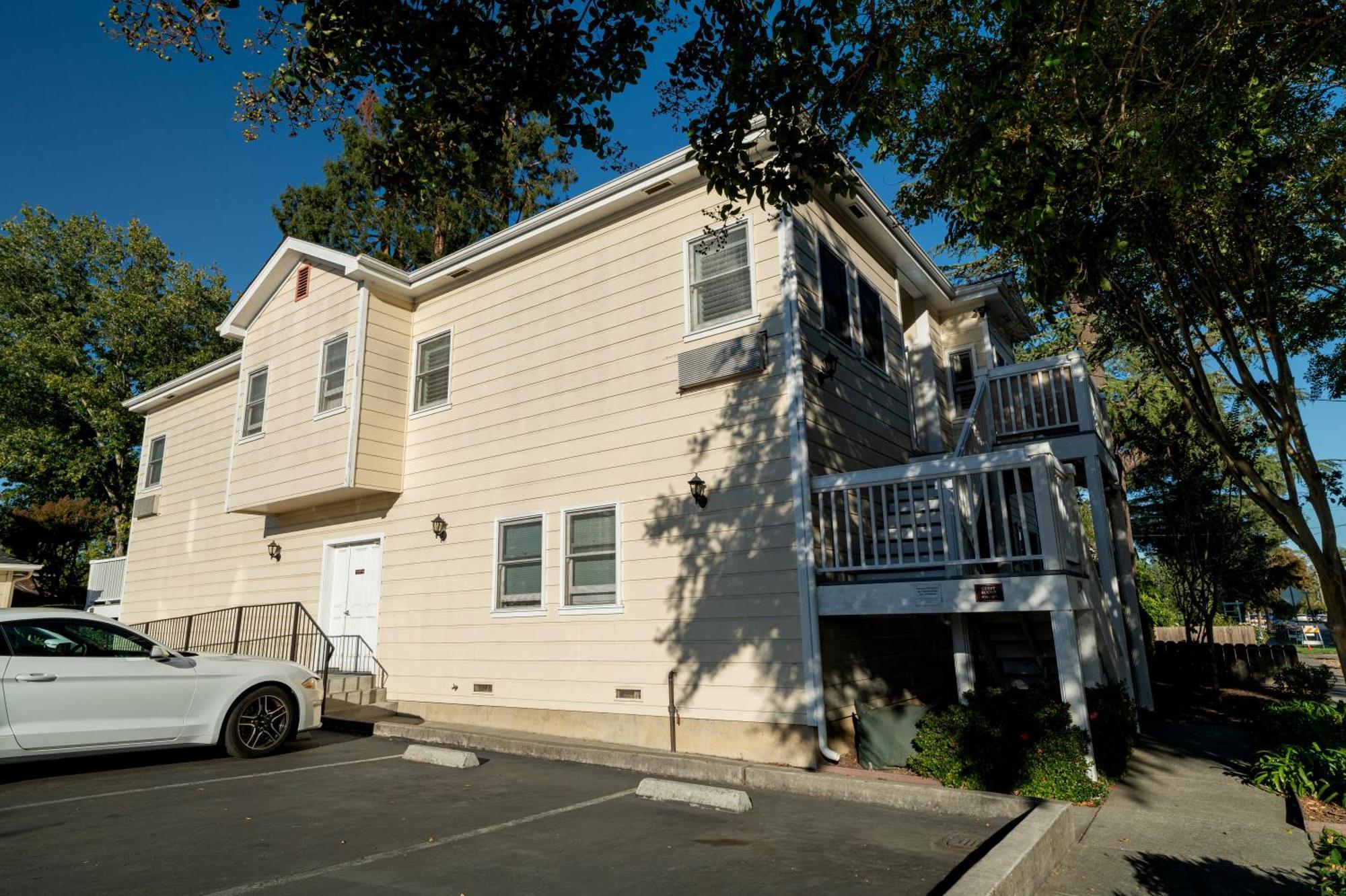 Large Double Room,1689825534:JPEG