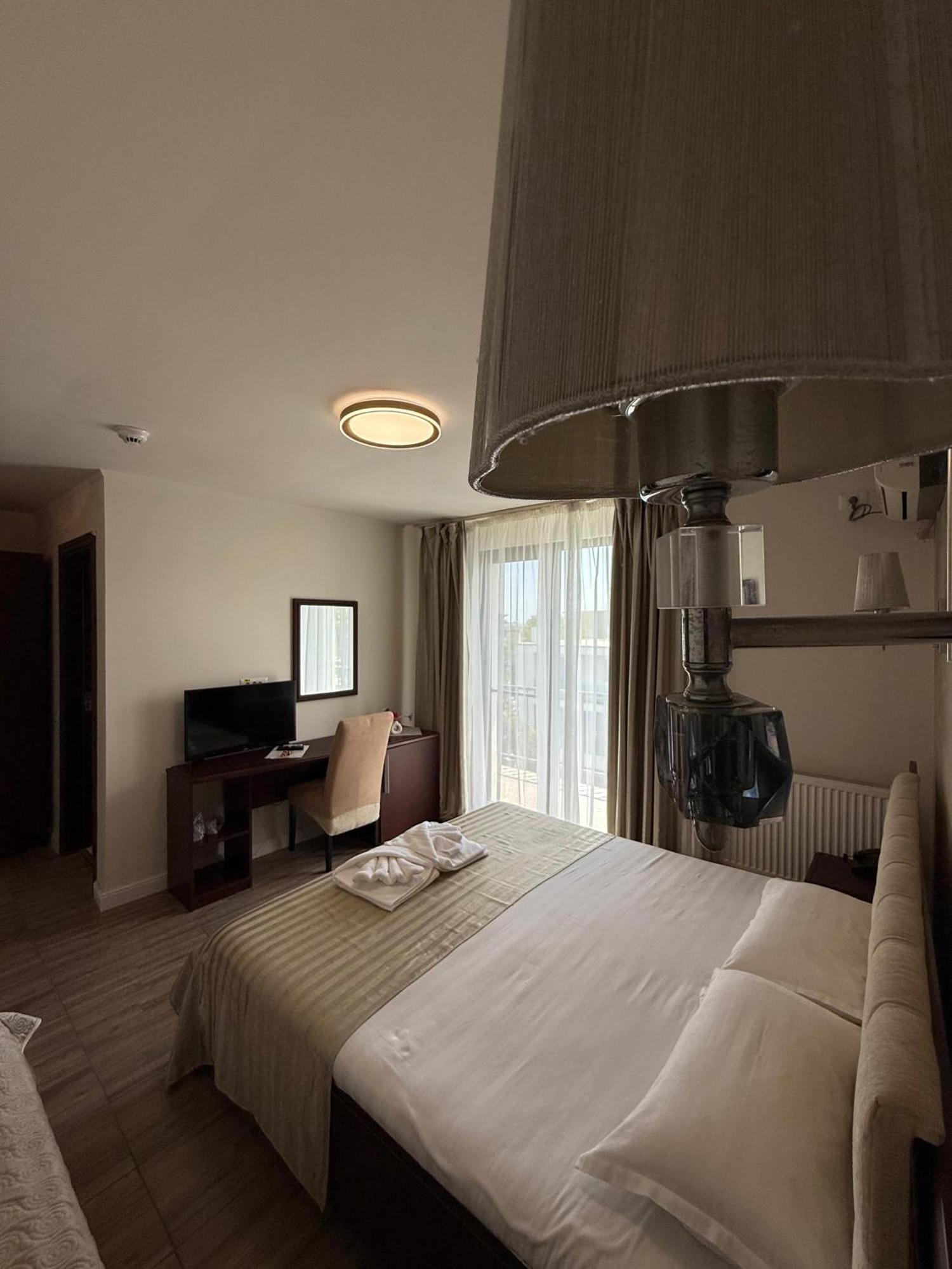 Family Room,1689846520:JPEG