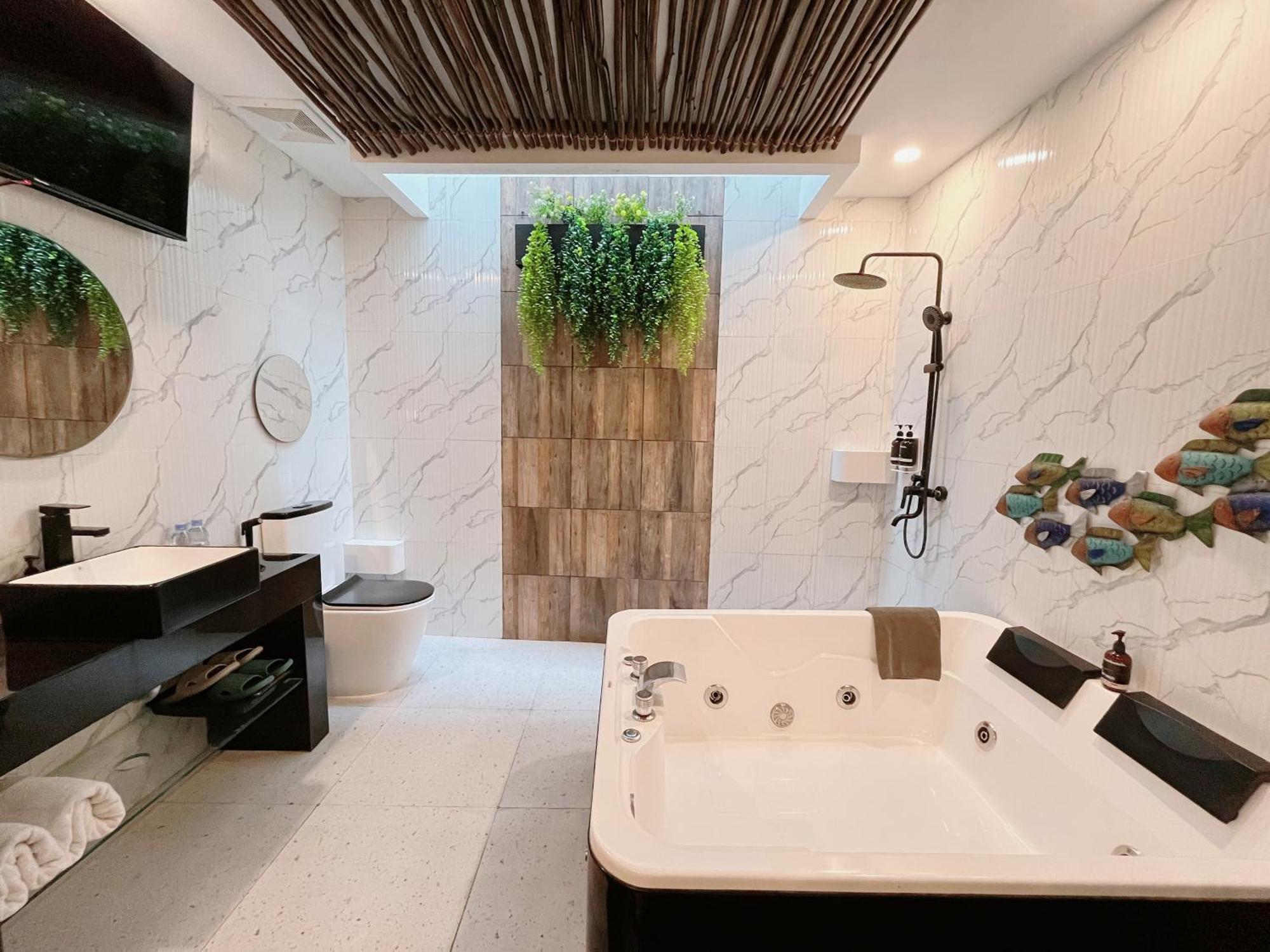 Executive Jacuzzi Room