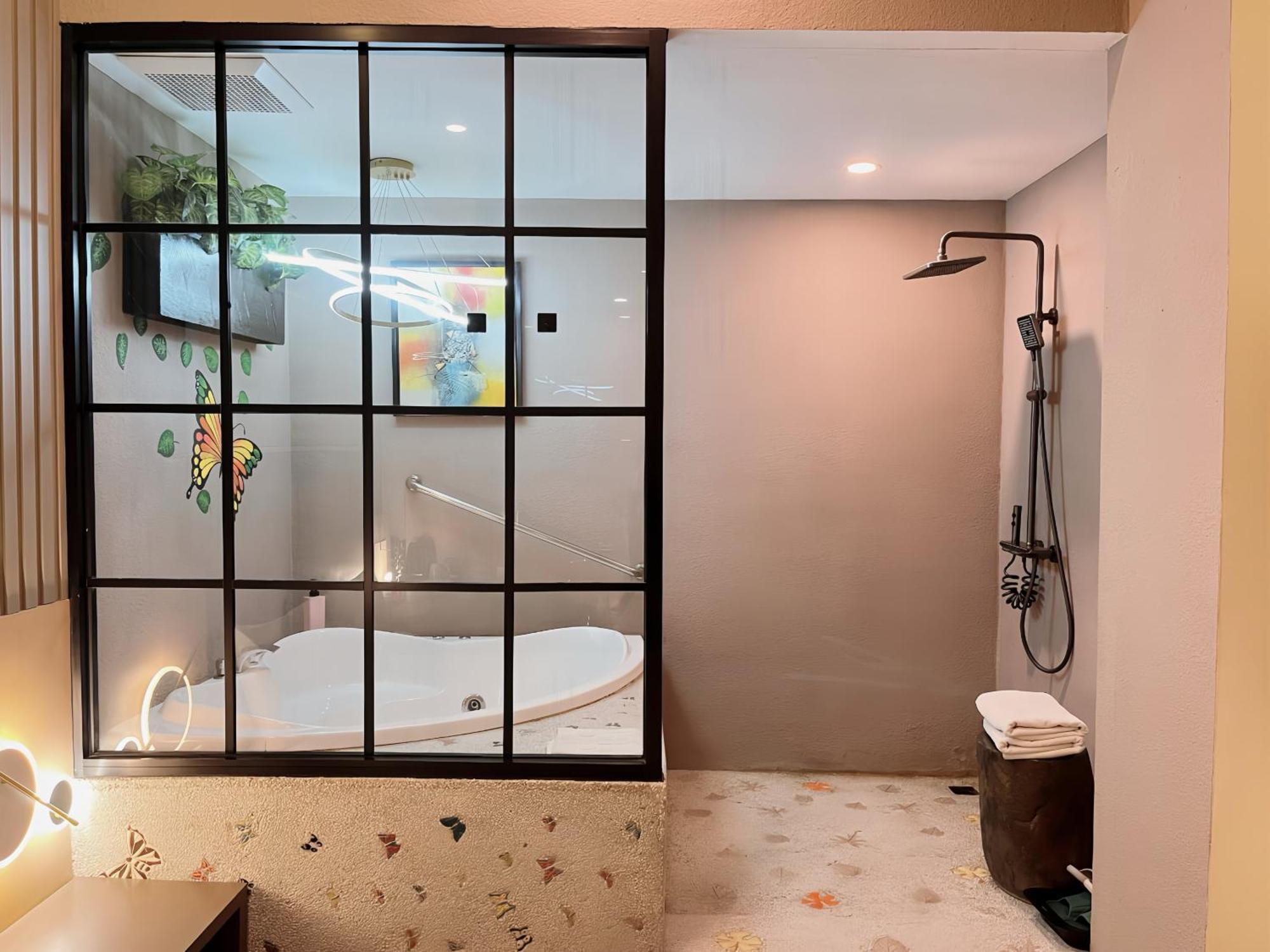 King Room Jacuzzi