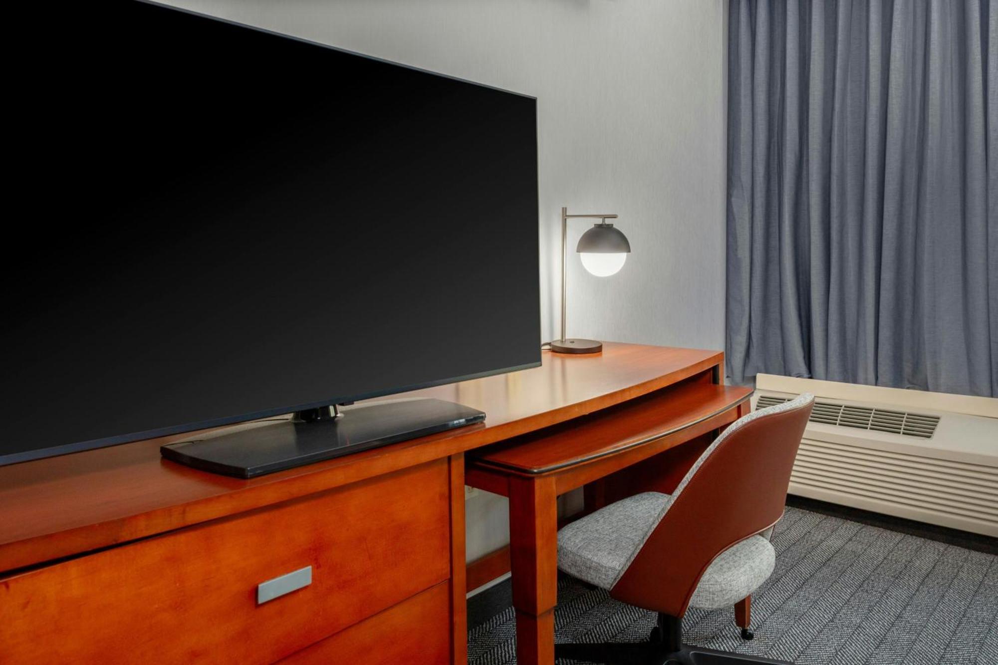 Queen Room with Two Queen Beds and Bathtub - Mobility Access/Hearing Accessible