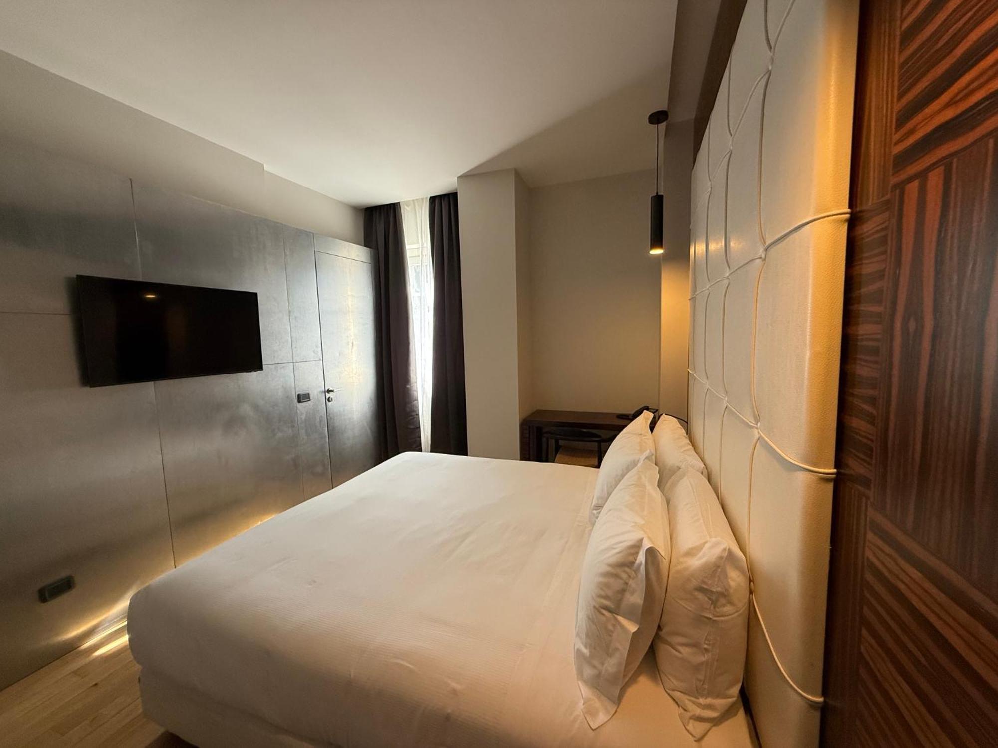 Easy Next,1697796704:JPEG