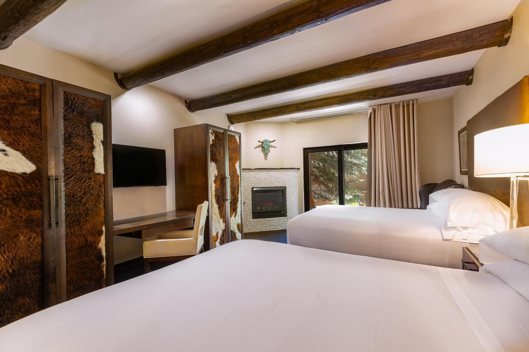 Standard Queen Room