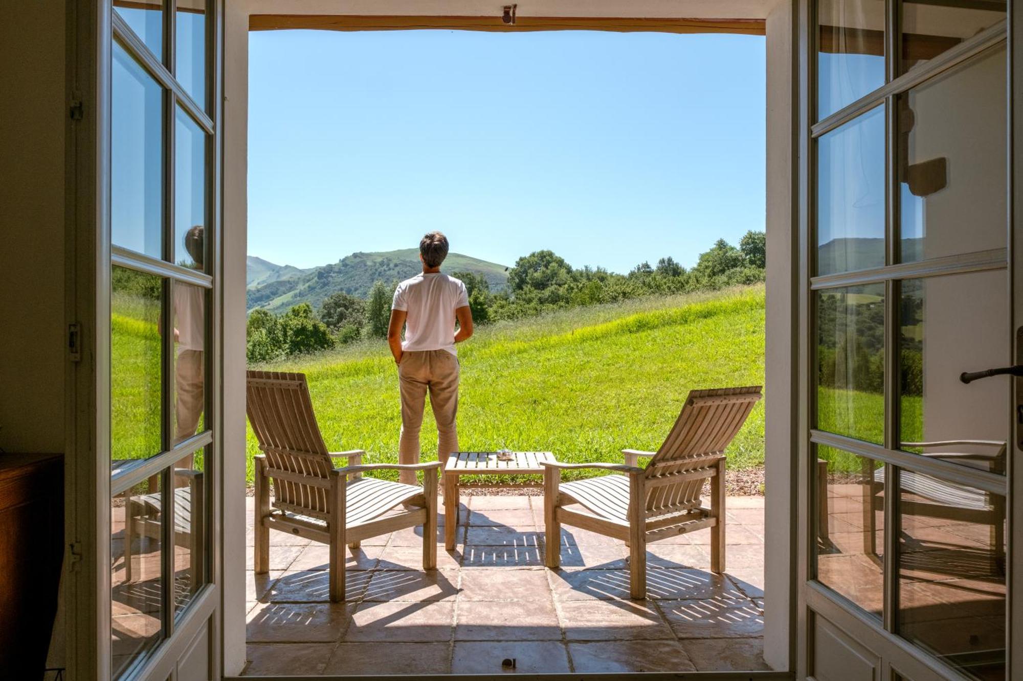 Suite Signature,1693274741:JPEG