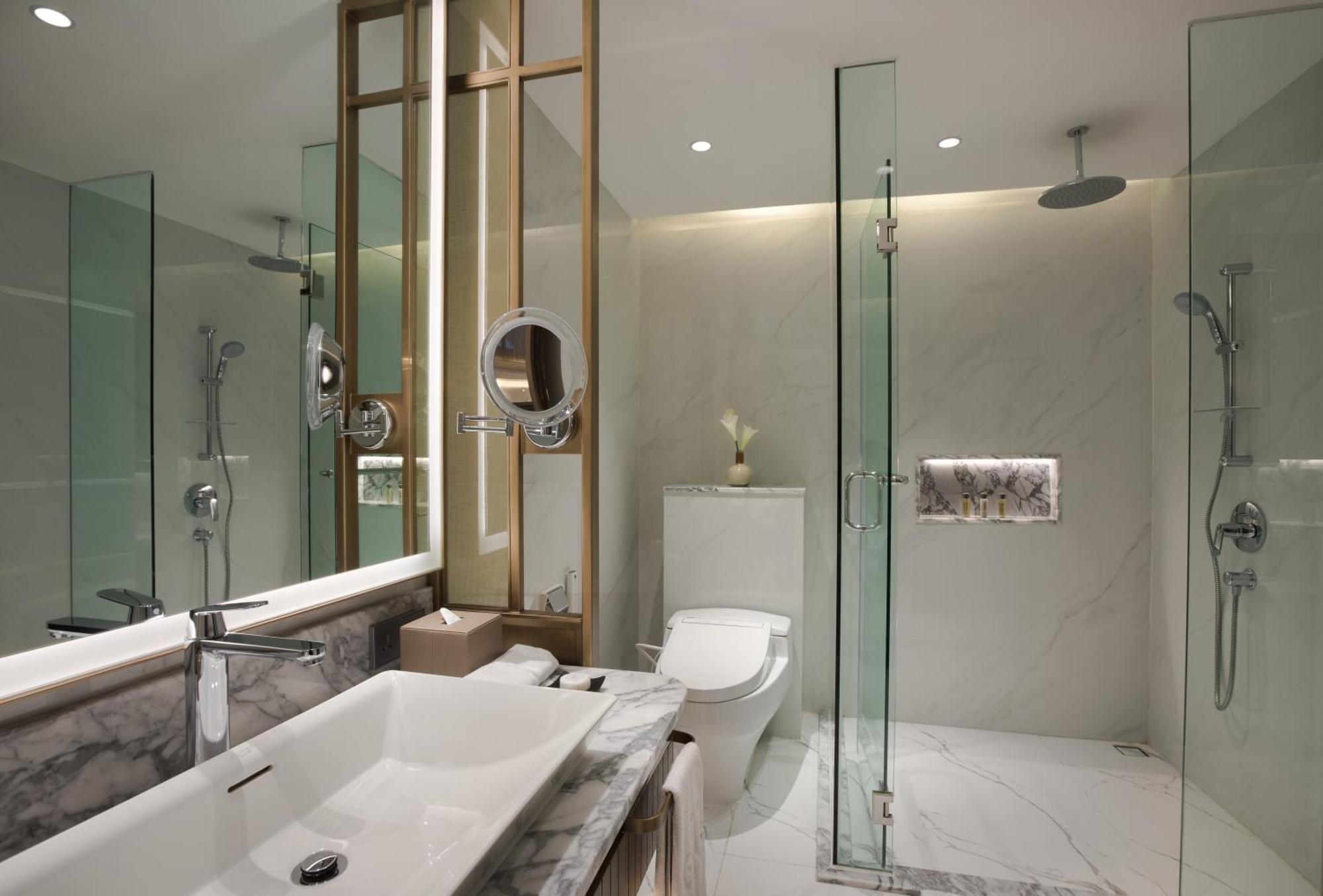 Executive Suite,1693286547:JPEG