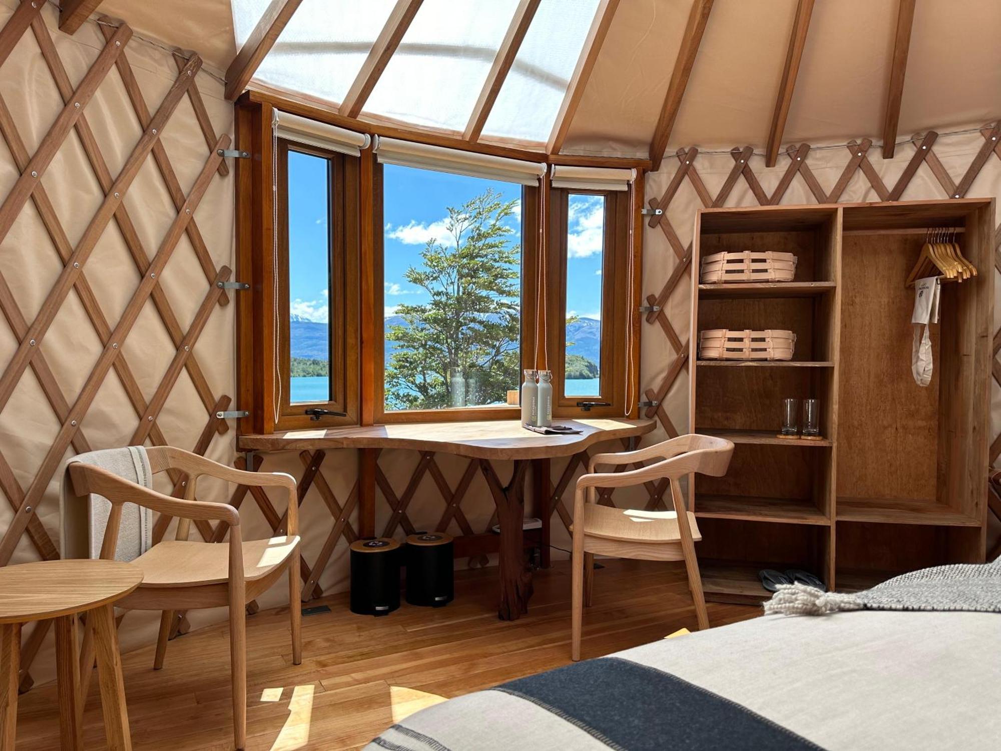 Deluxe Tweepersoonskamer met 1 of 2 Bedden en Uitzicht op het Meer