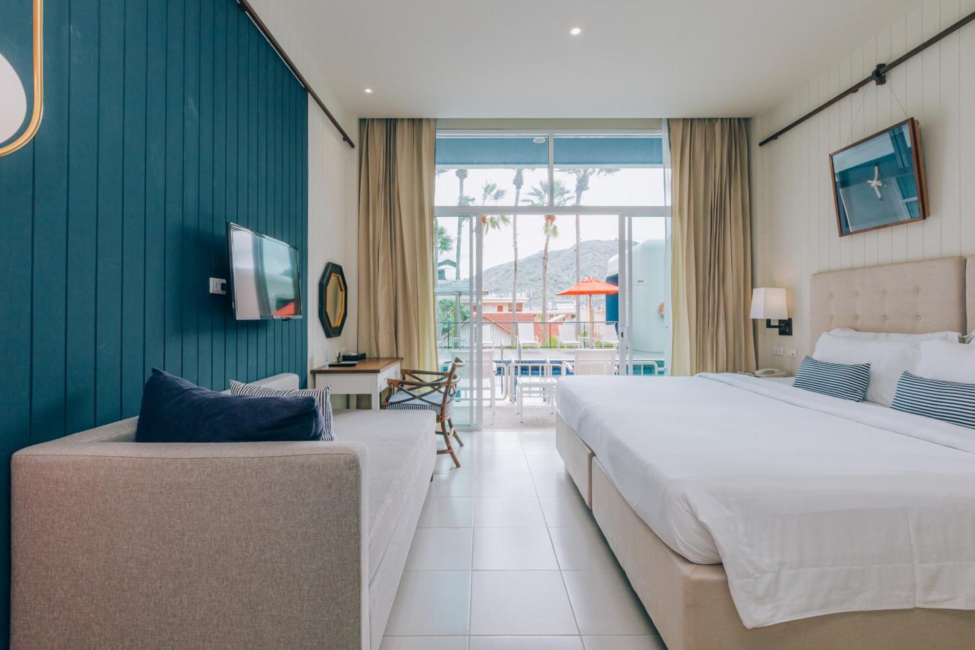Deluxe Double Room Pool Access