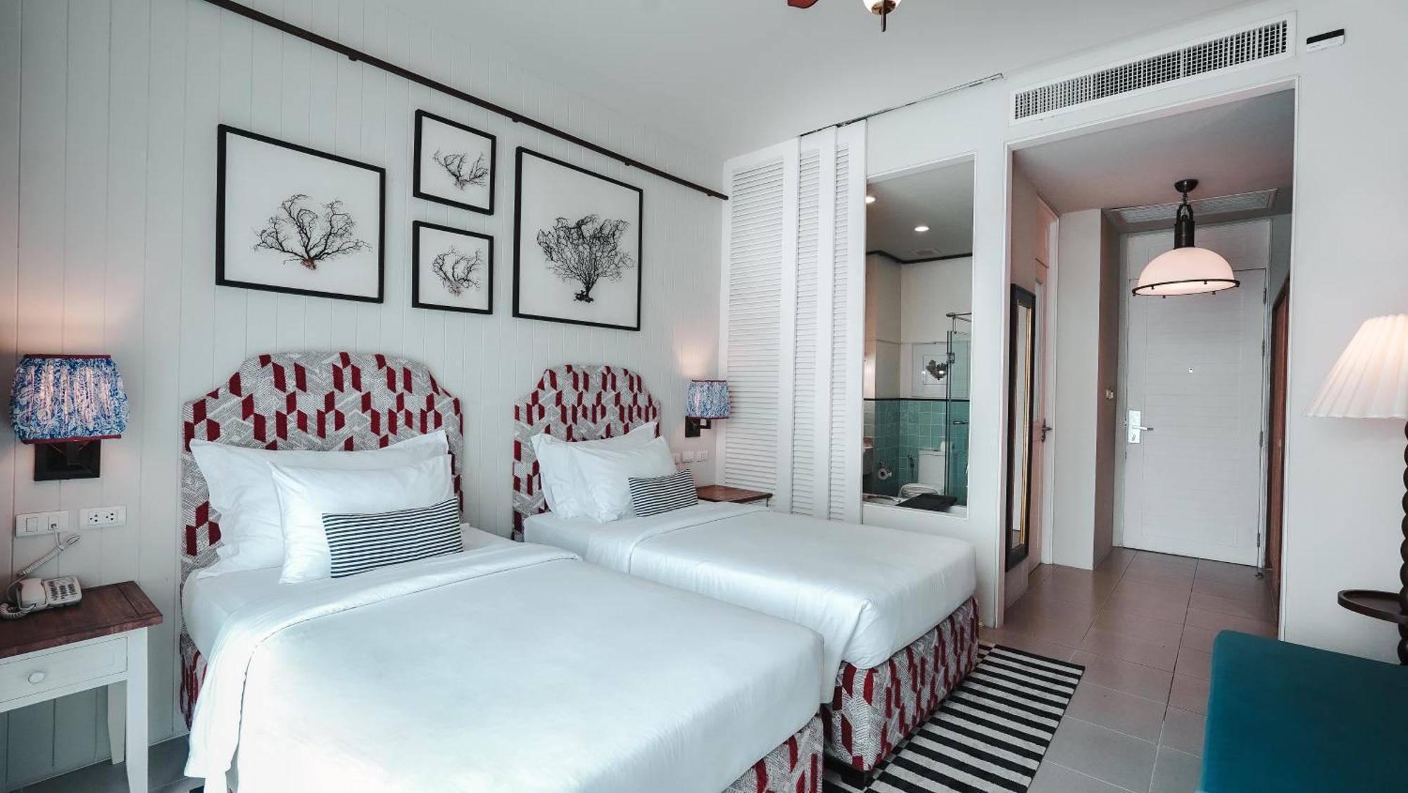 Deluxe Double Room Pool Access