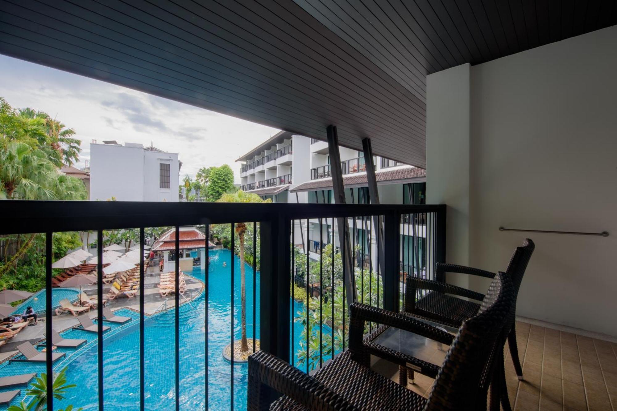 King Room Pool View
