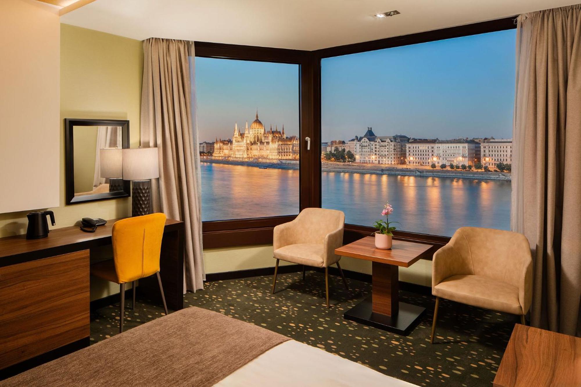 RiverView Double Room Extra Bed